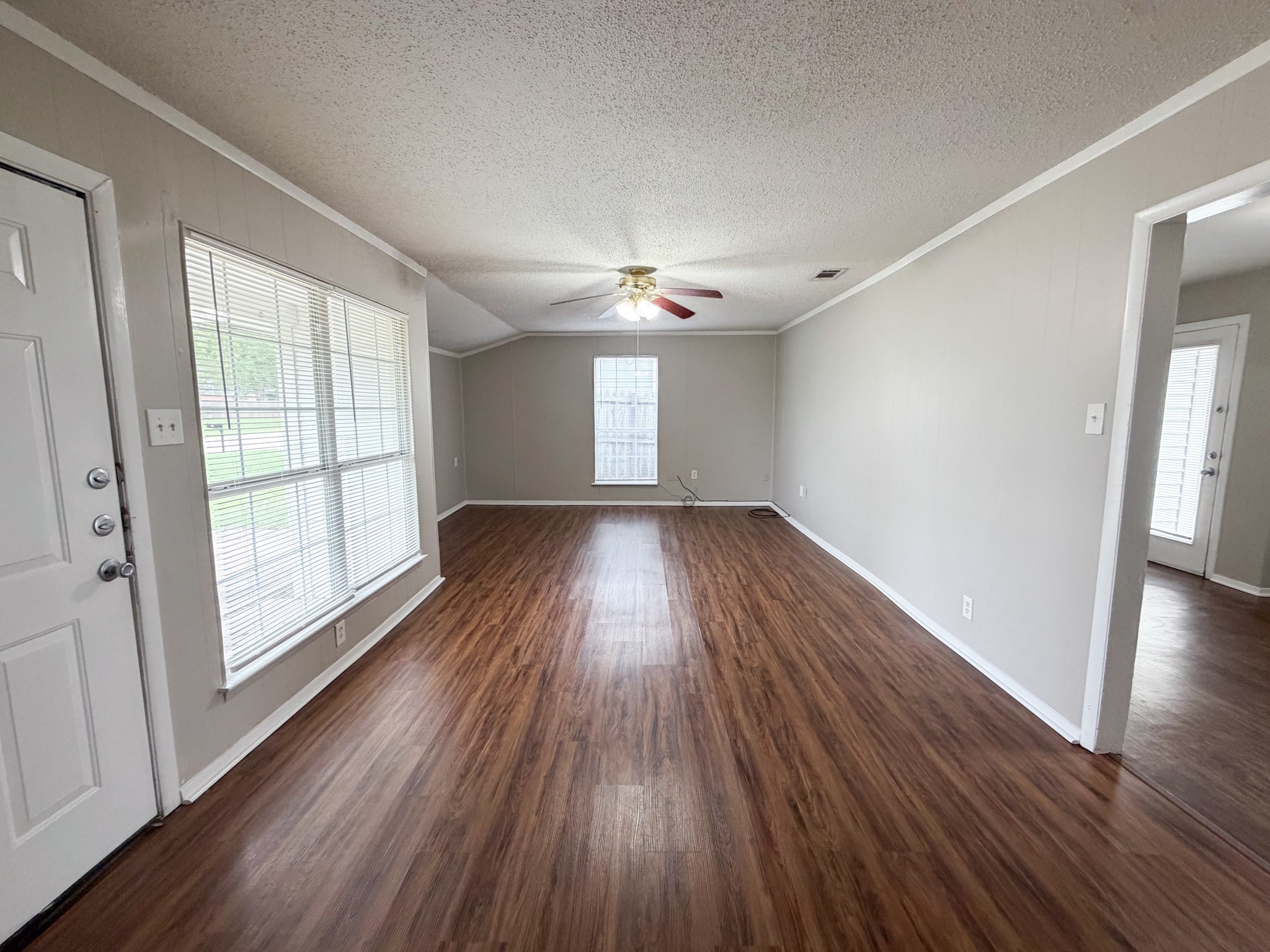 136 Highland Drive Ennis TX 75119