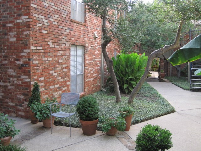 4317 Hartford Street Dallas TX 75219