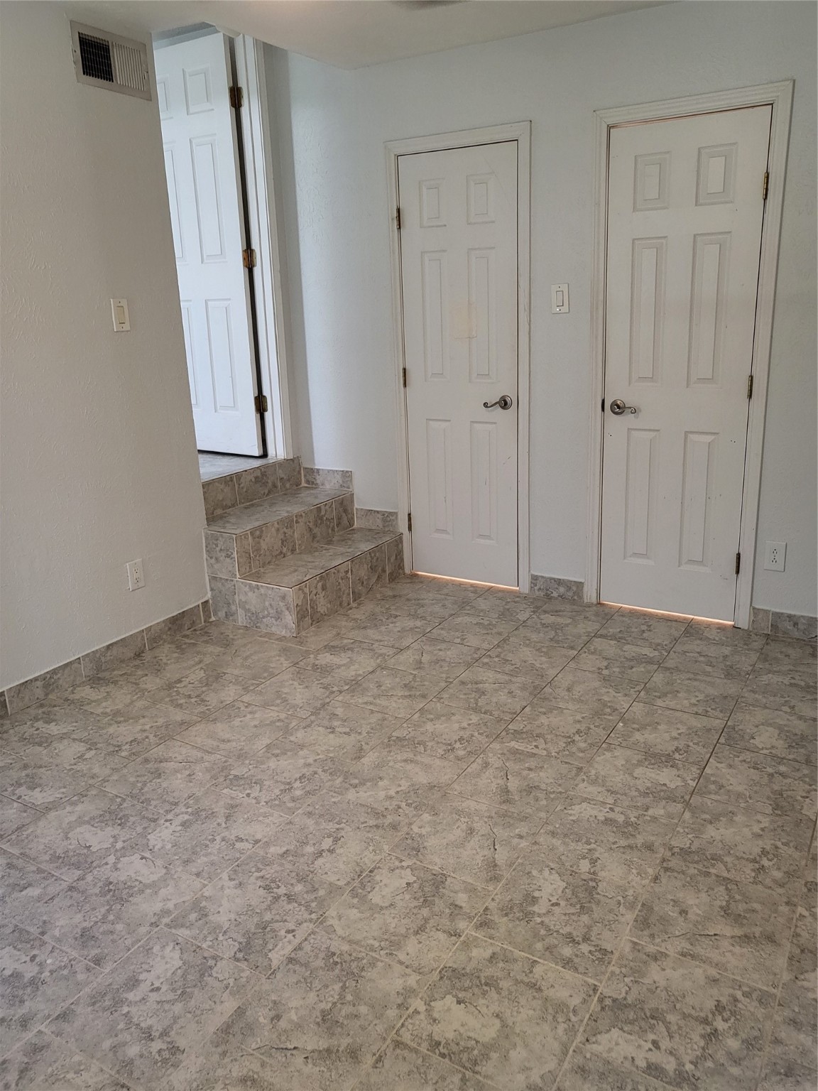 4317 Hartford Street Dallas TX 75219