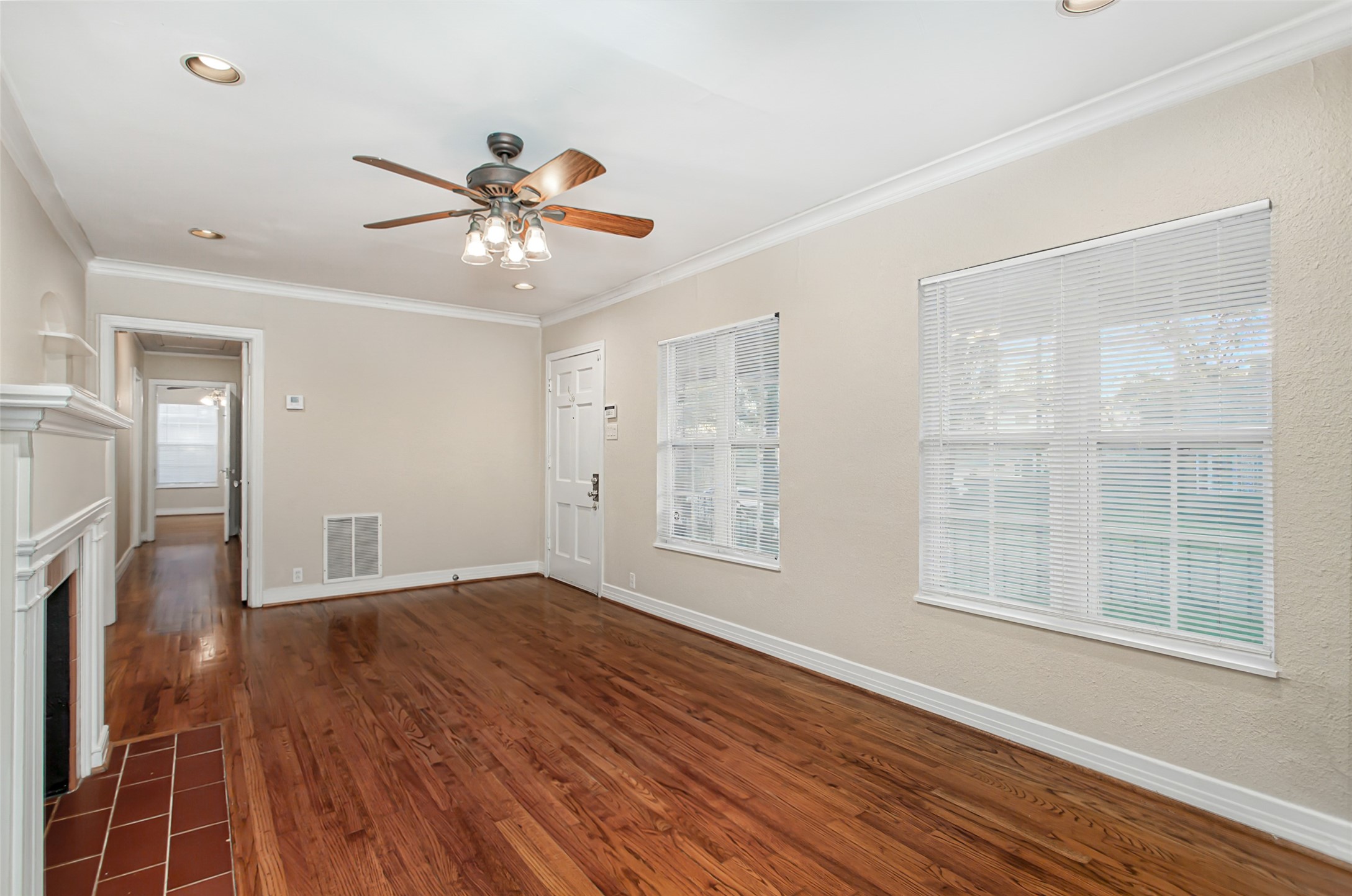6219 Penrose Avenue Dallas TX 75214