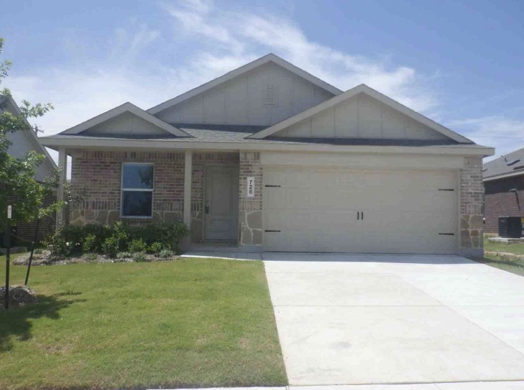 728 Dressage Lane Aubrey TX 76227