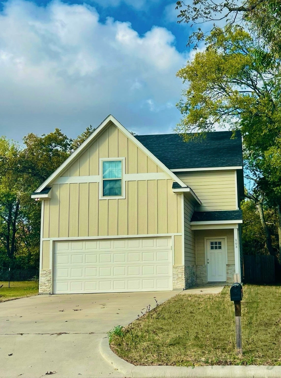 103 E 15th Street Bonham TX 75418