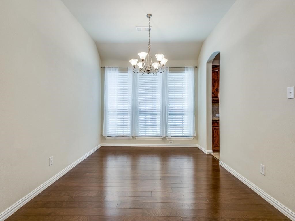 2712 Cole Castle Drive Lewisville TX 75056