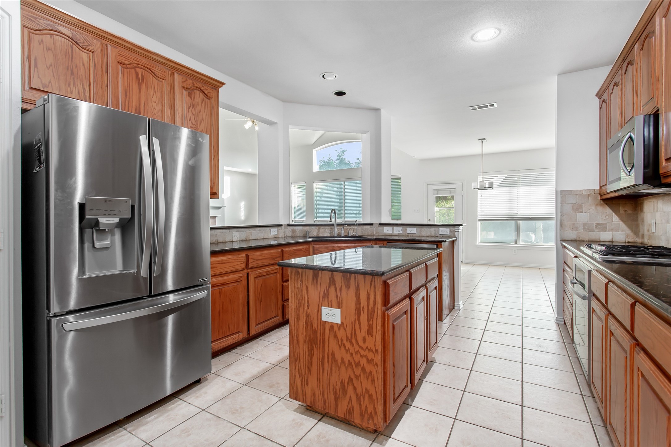 915 Falcon Trail Murphy TX 75094