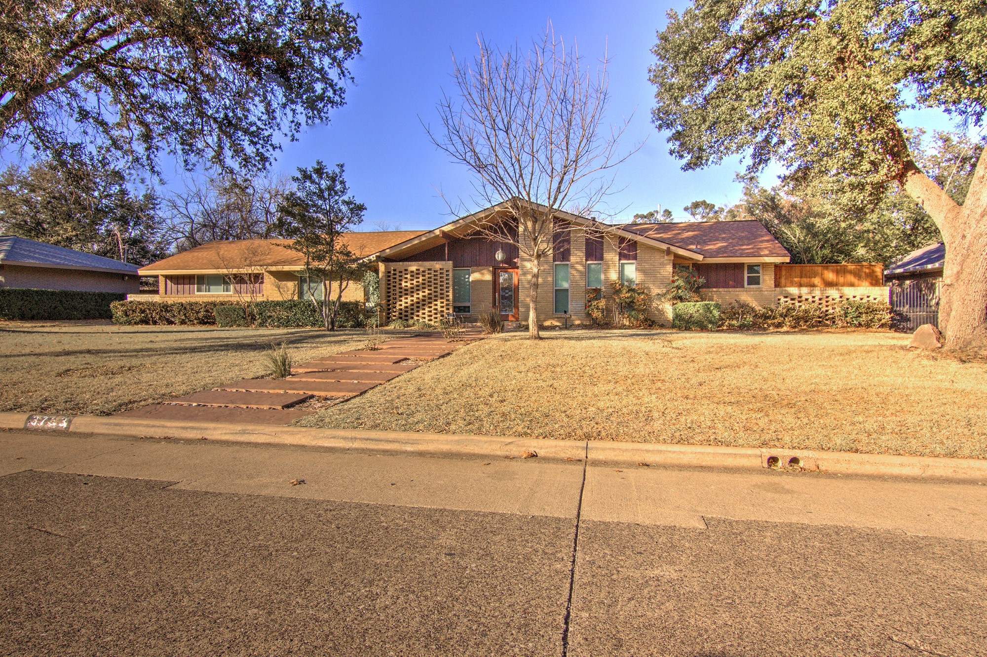 3763 Vinecrest Drive Dallas TX 75229