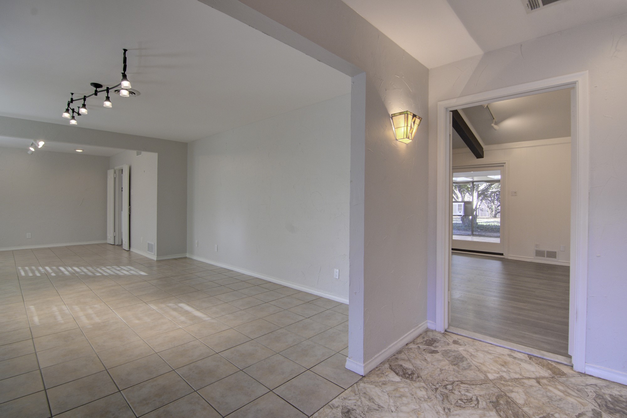 3763 Vinecrest Drive Dallas TX 75229