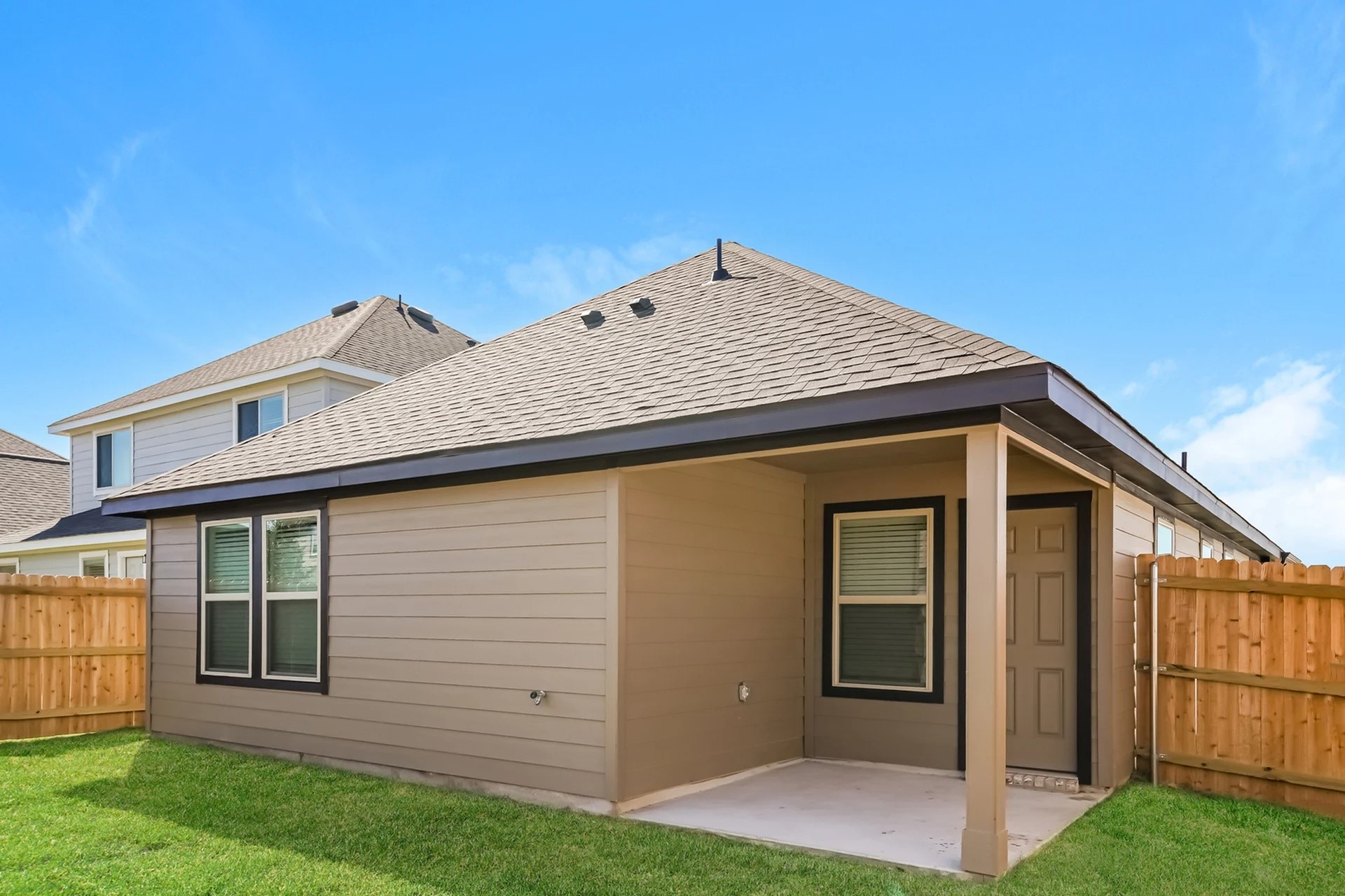 512 Sussex Everman TX 76140