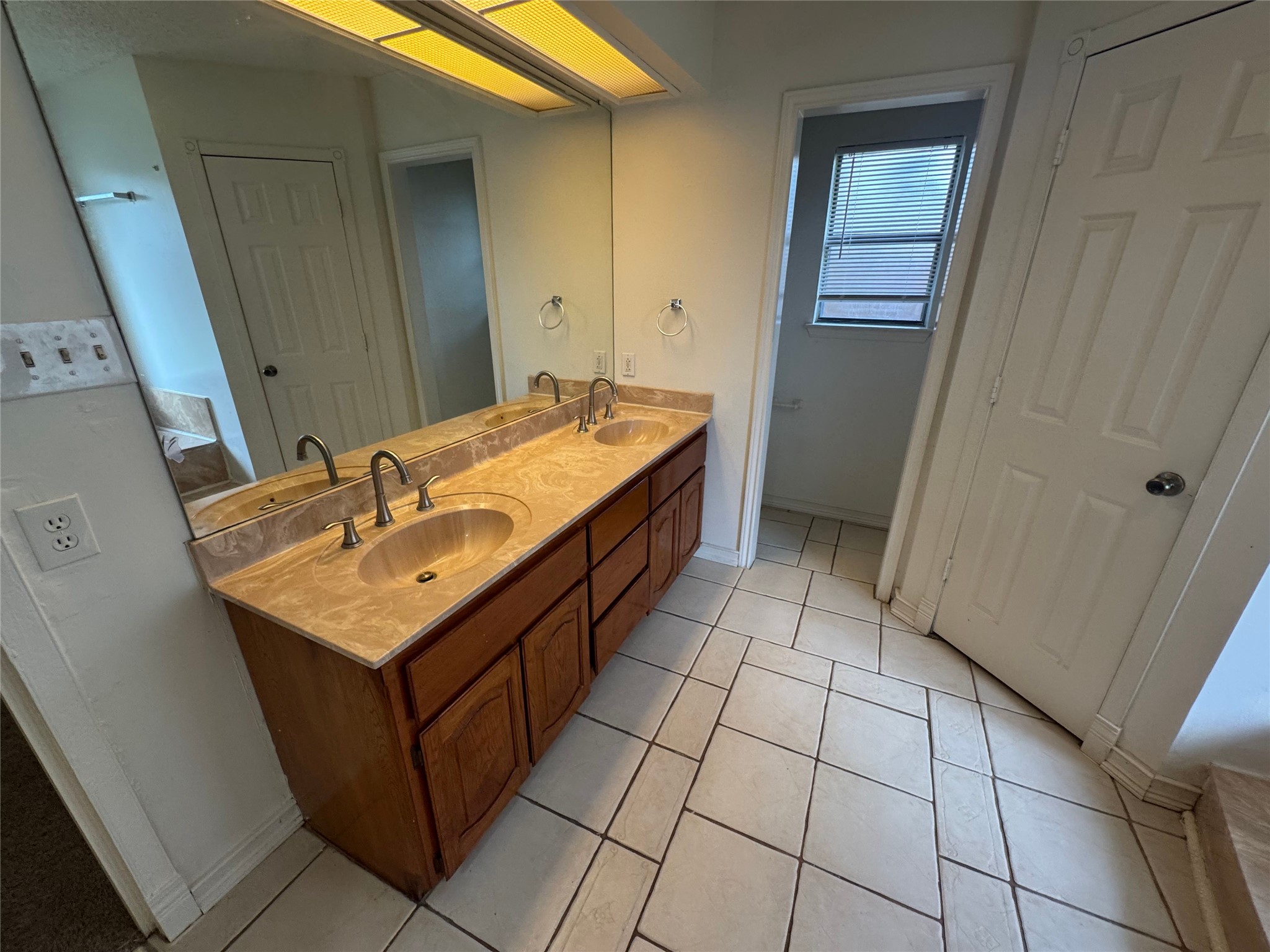 1940 Willow Vale Drive Fort Worth TX 76134