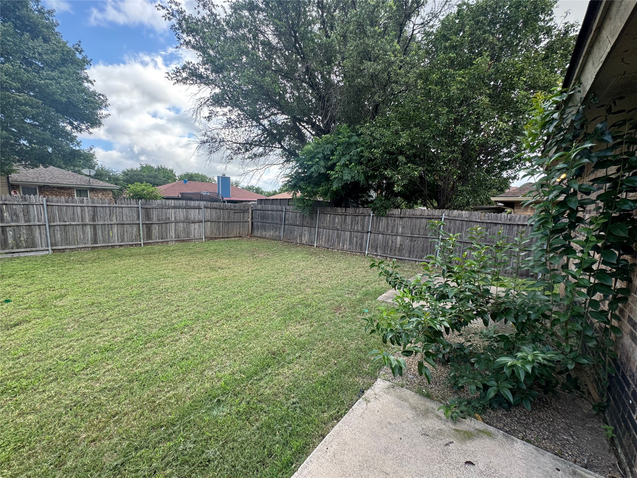 1940 Willow Vale Drive Fort Worth TX 76134