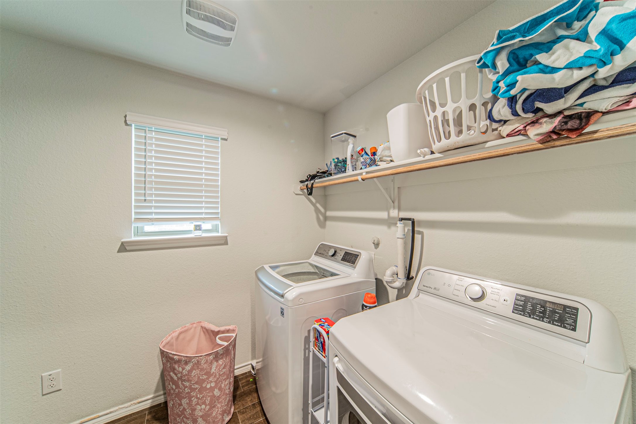 1338 Winding Hollow Drive Grand Prairie TX 75052