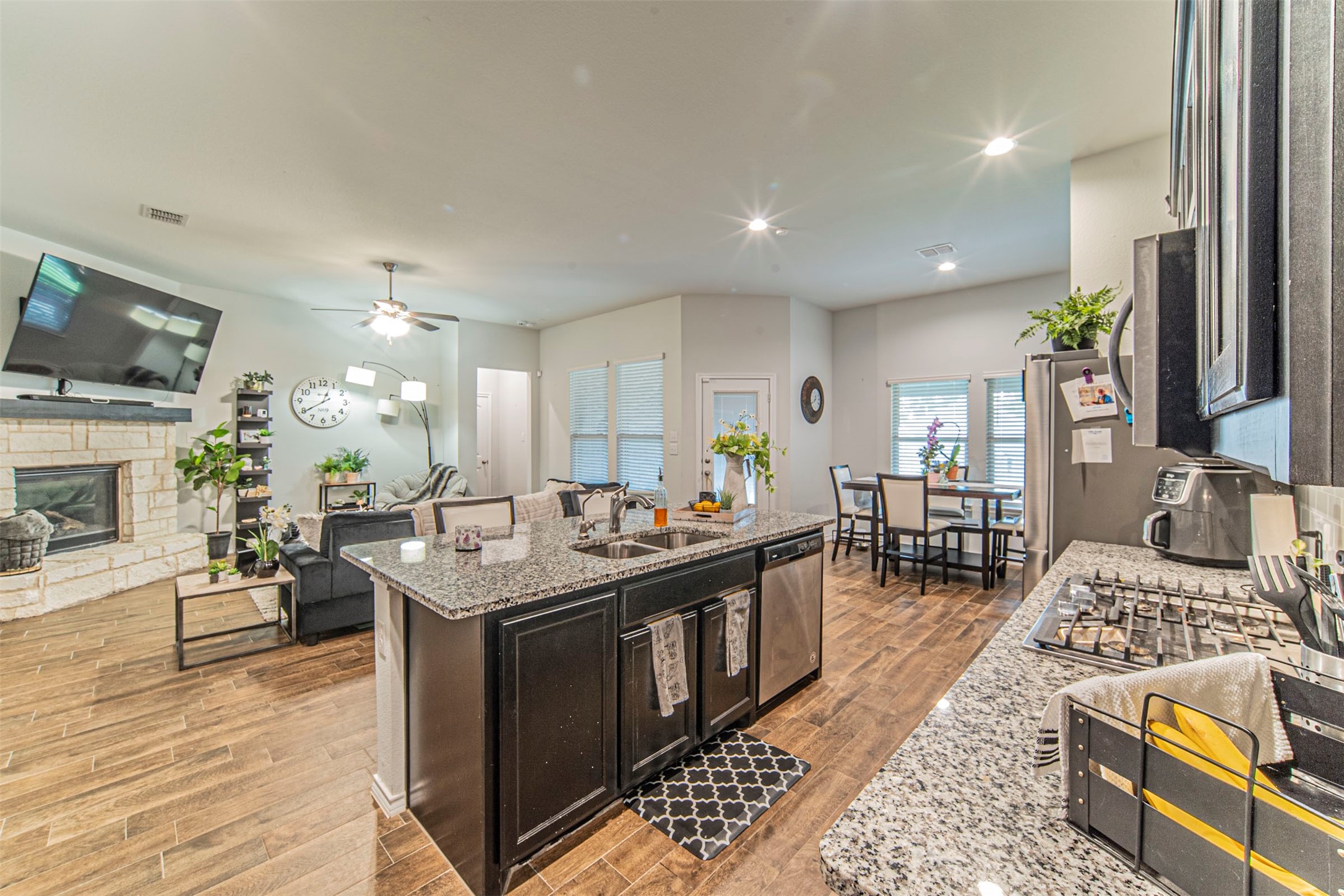 1338 Winding Hollow Drive Grand Prairie TX 75052