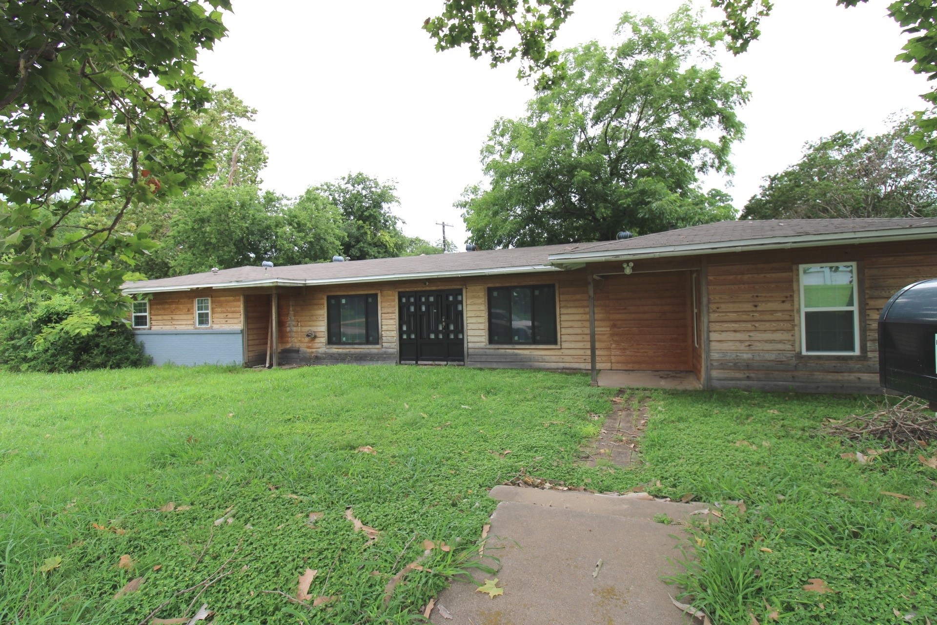 17 Macarthur Drive Denison TX 75020