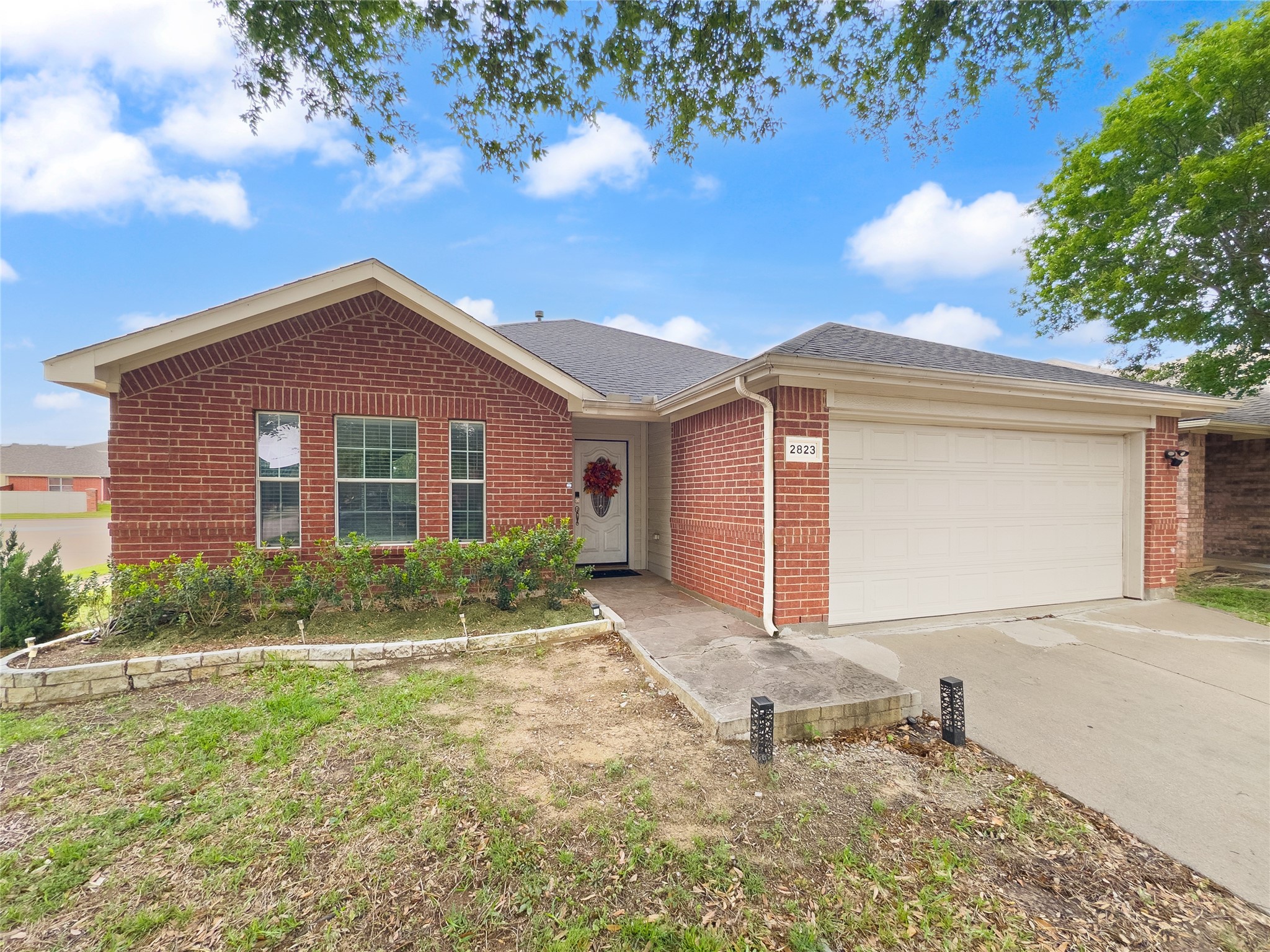 2823 Brookhurst Drive Grand Prairie TX 75052