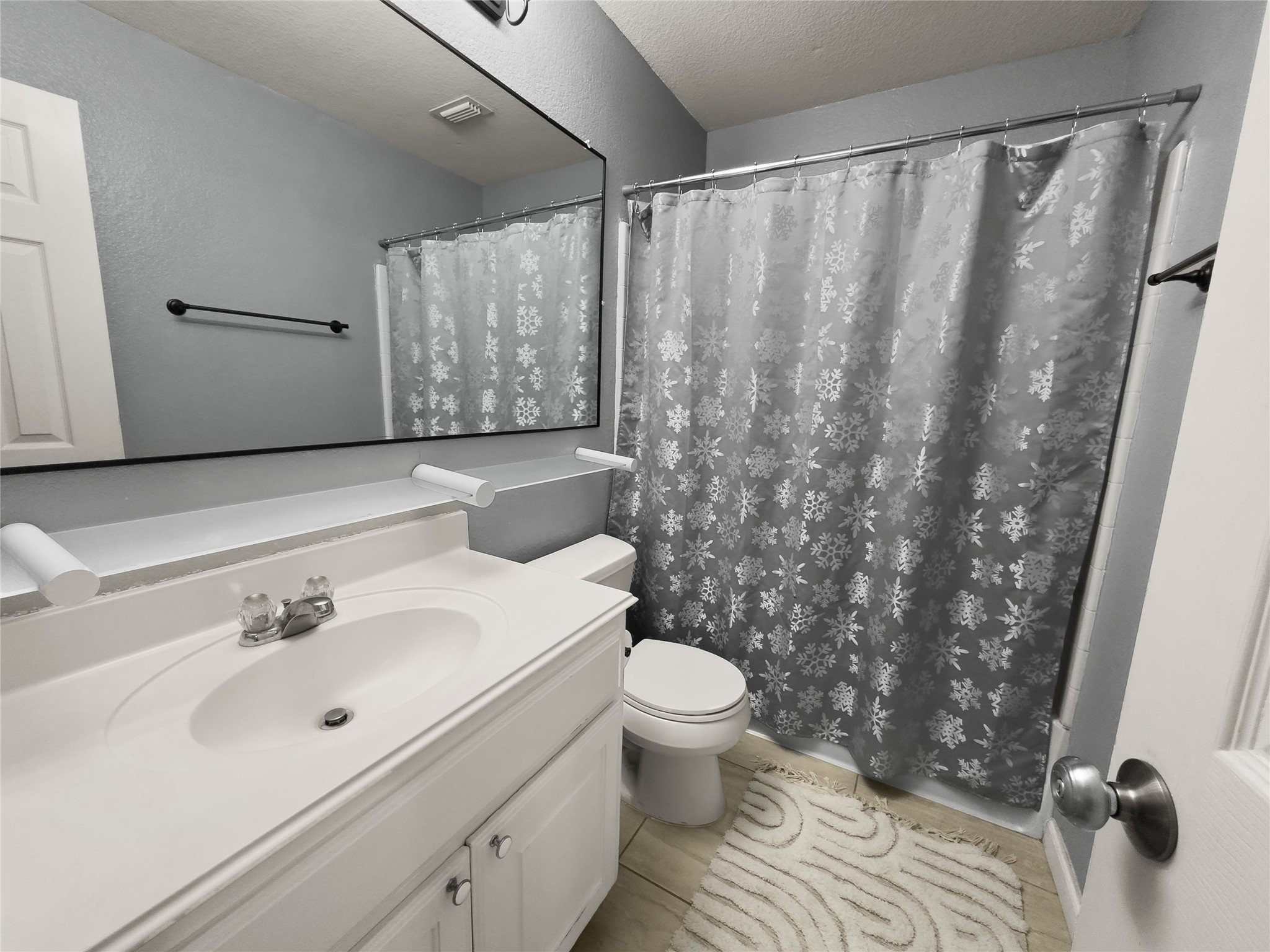 2823 Brookhurst Drive Grand Prairie TX 75052
