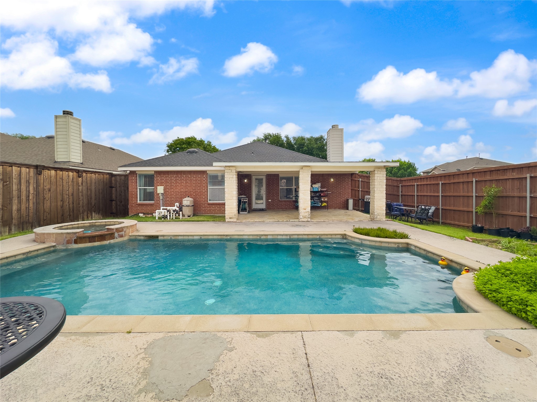 2823 Brookhurst Drive Grand Prairie TX 75052