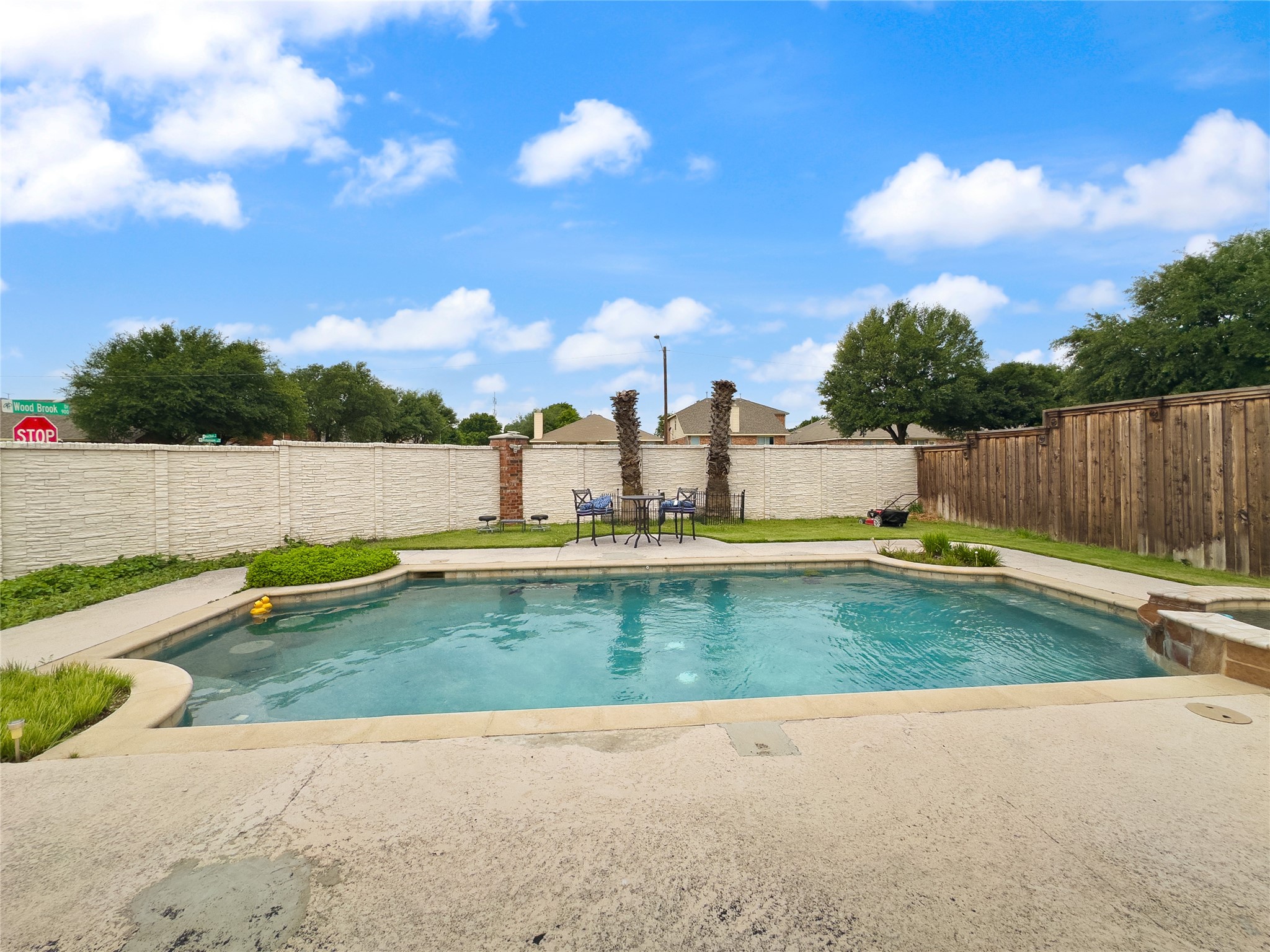 2823 Brookhurst Drive Grand Prairie TX 75052