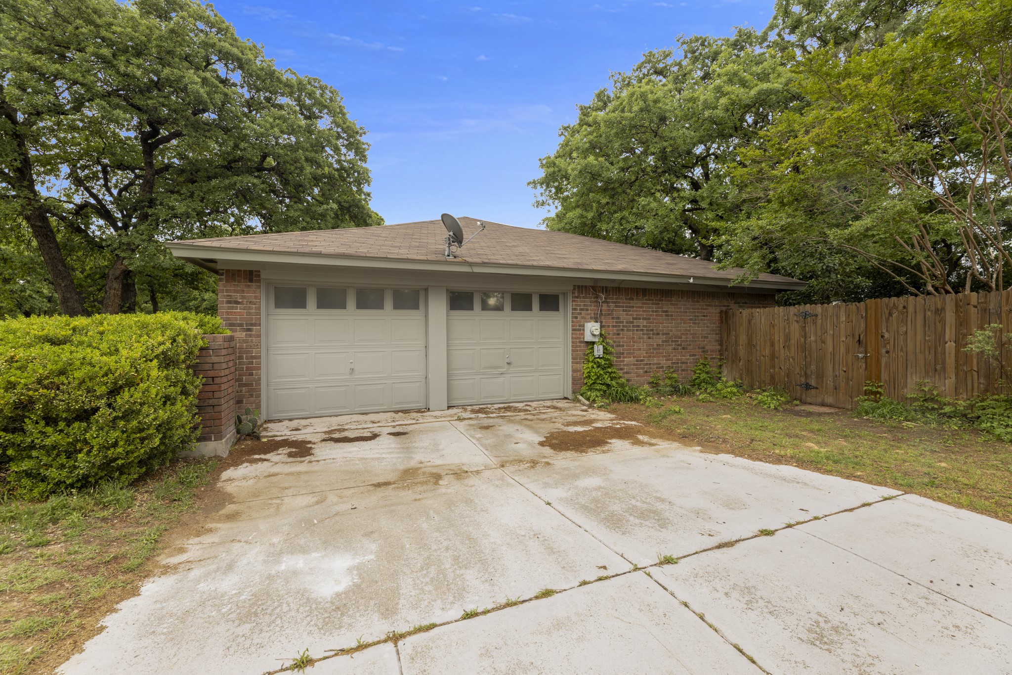 5622 Woodhollow Drive Arlington TX 76016