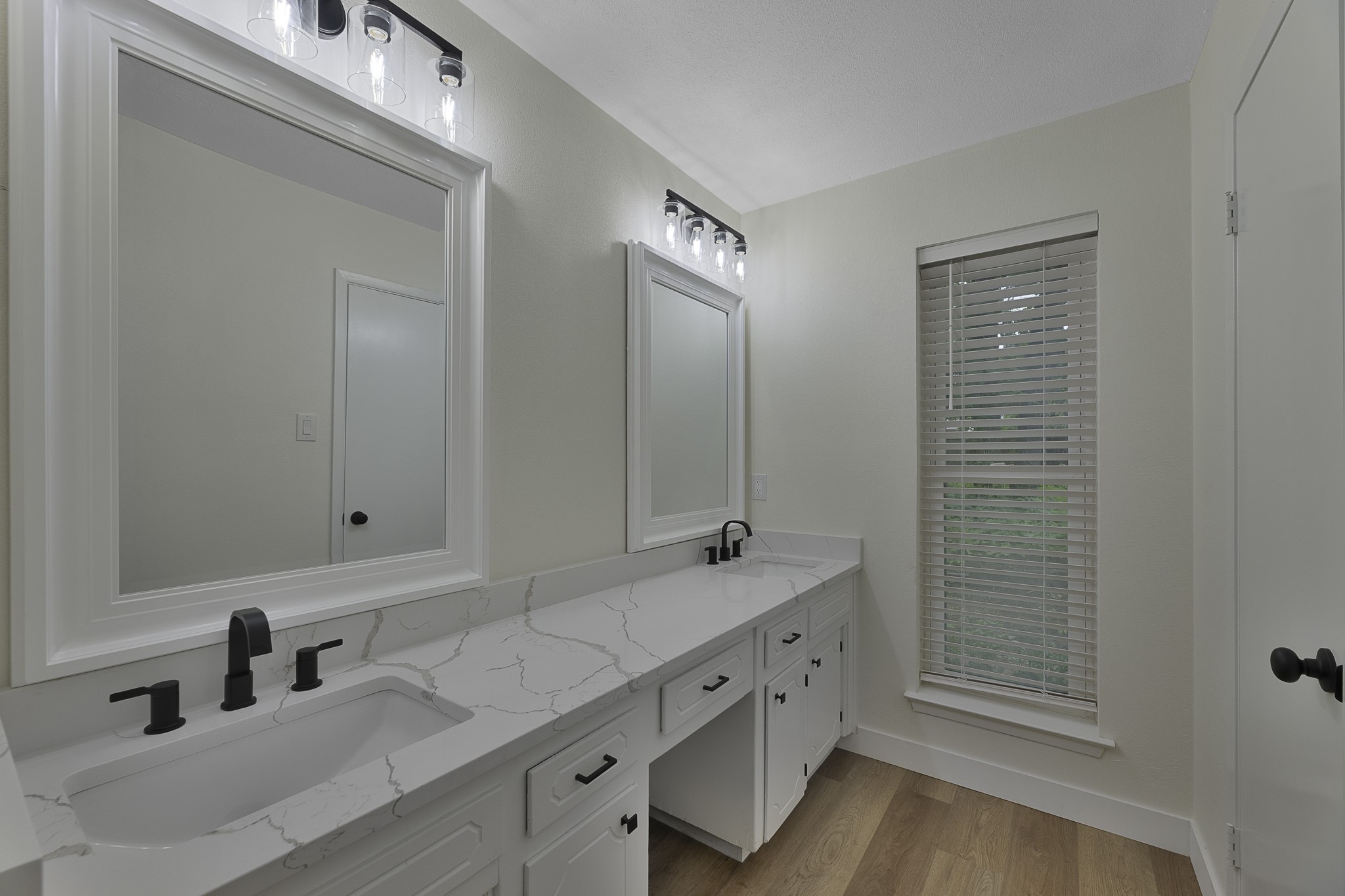 5622 Woodhollow Drive Arlington TX 76016