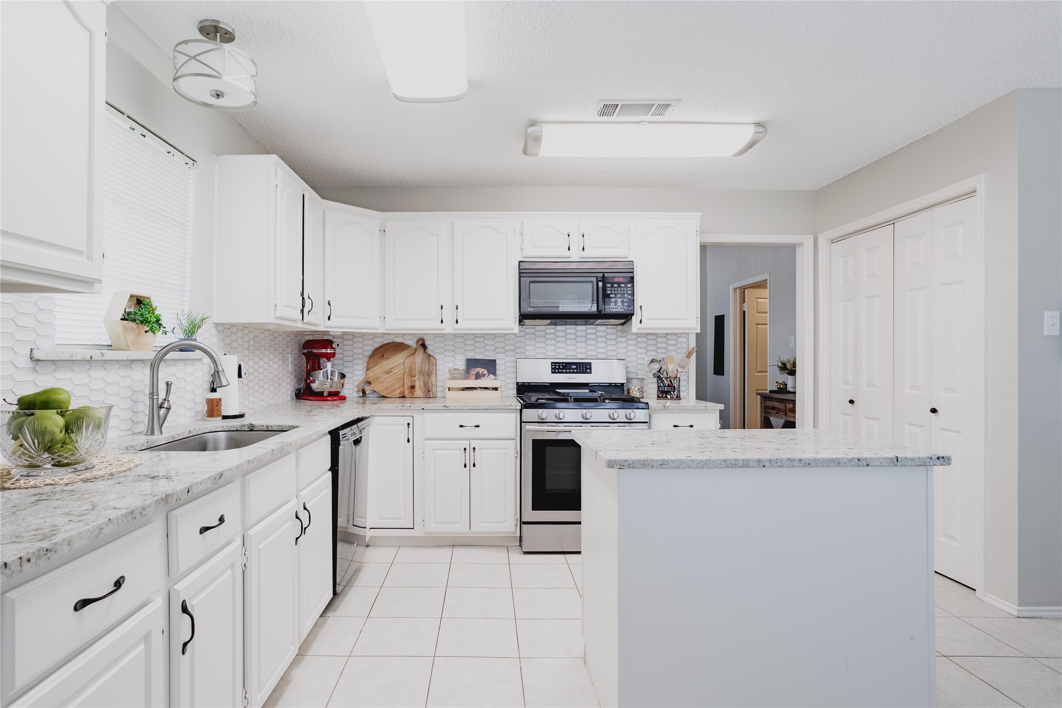 6223 Cupertino Trail Dallas TX 75252