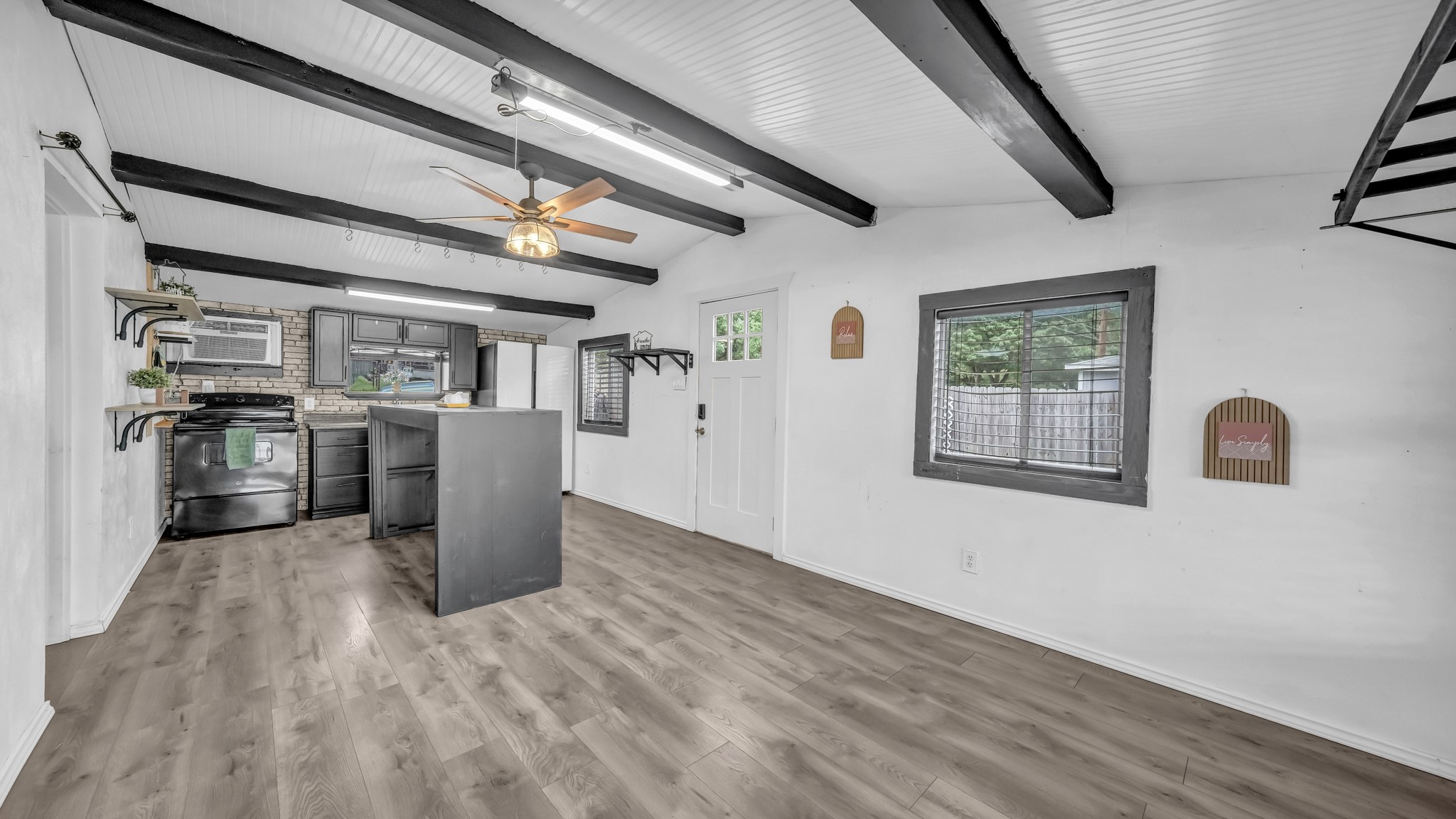 1028 W Lake Drive Weatherford TX 76087