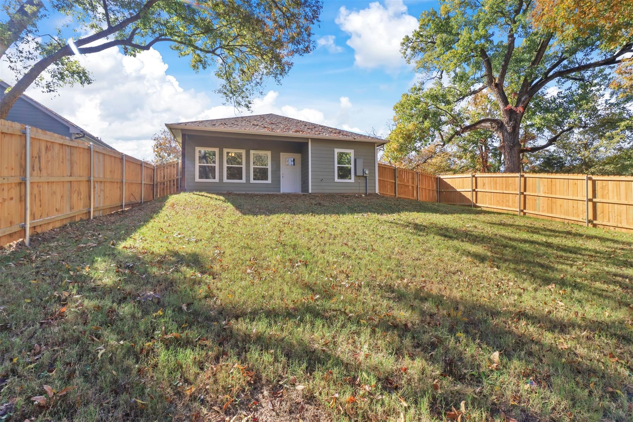 223 W Walker Street Denison TX 75020