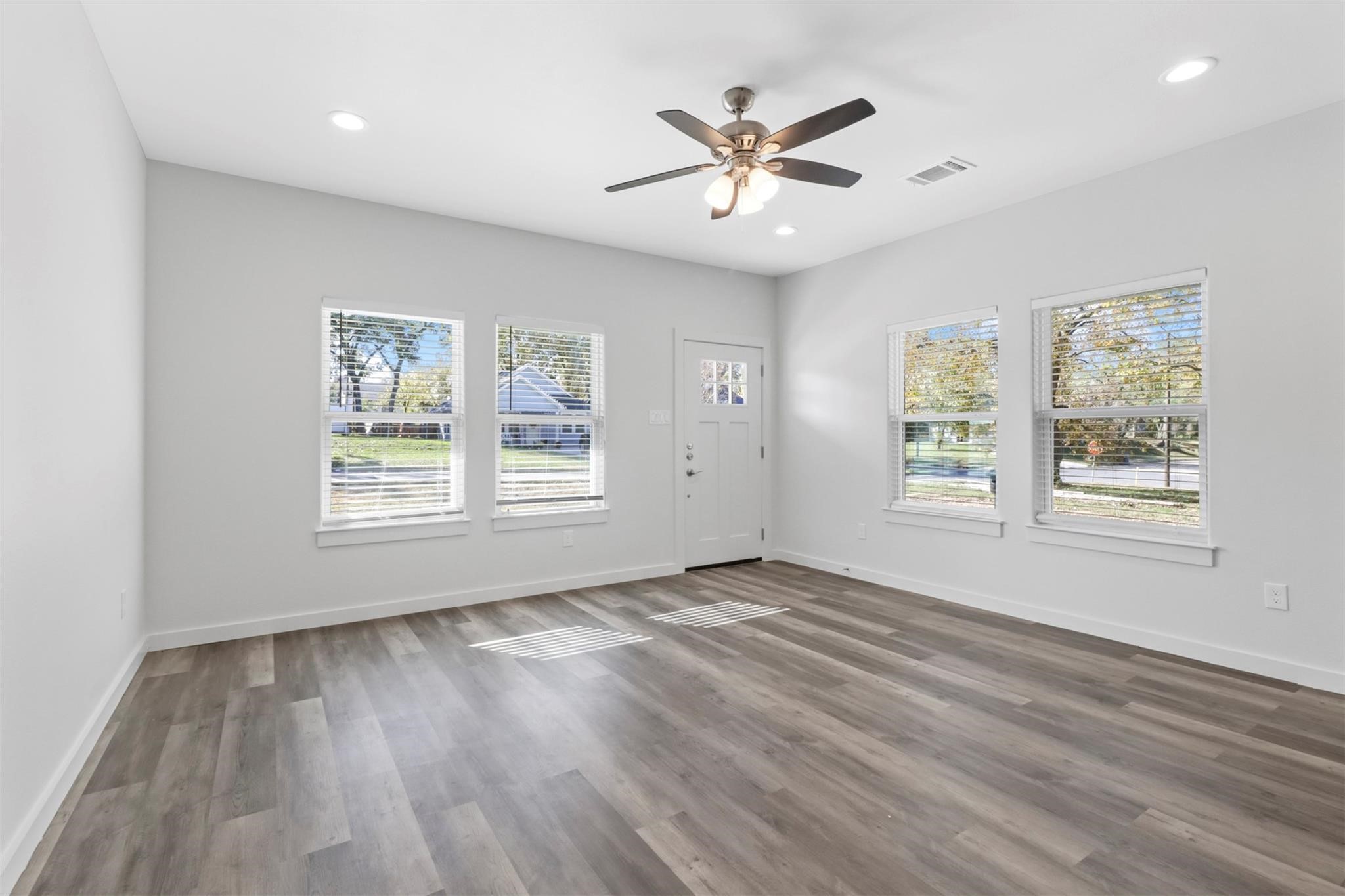 223 W Walker Street Denison TX 75020