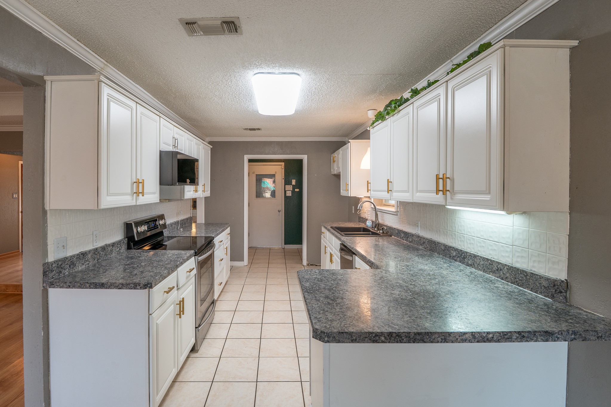 2707 Woodshire Drive Arlington TX 76016