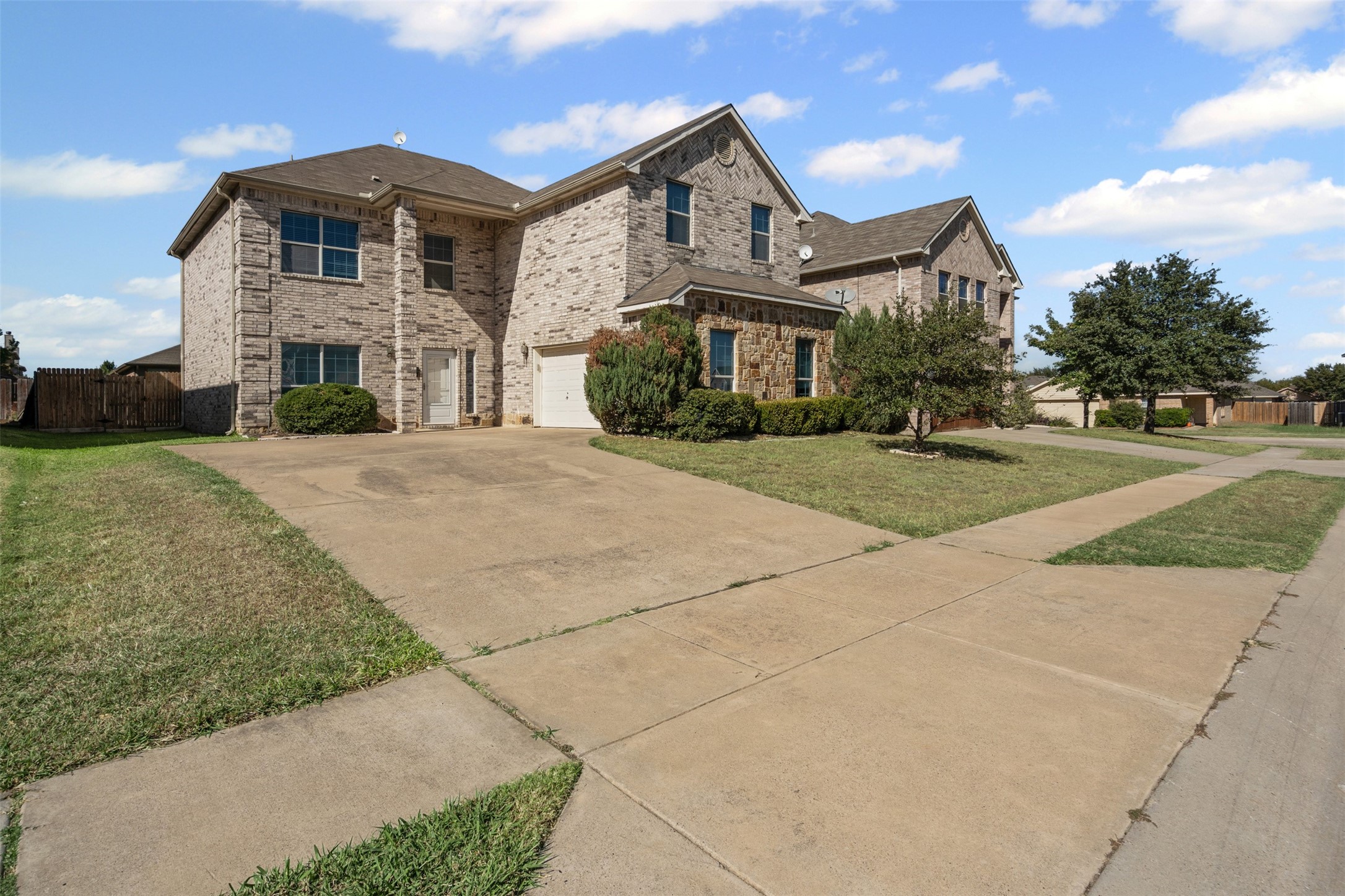 12404 Pinestraw Road Rhome TX 76078