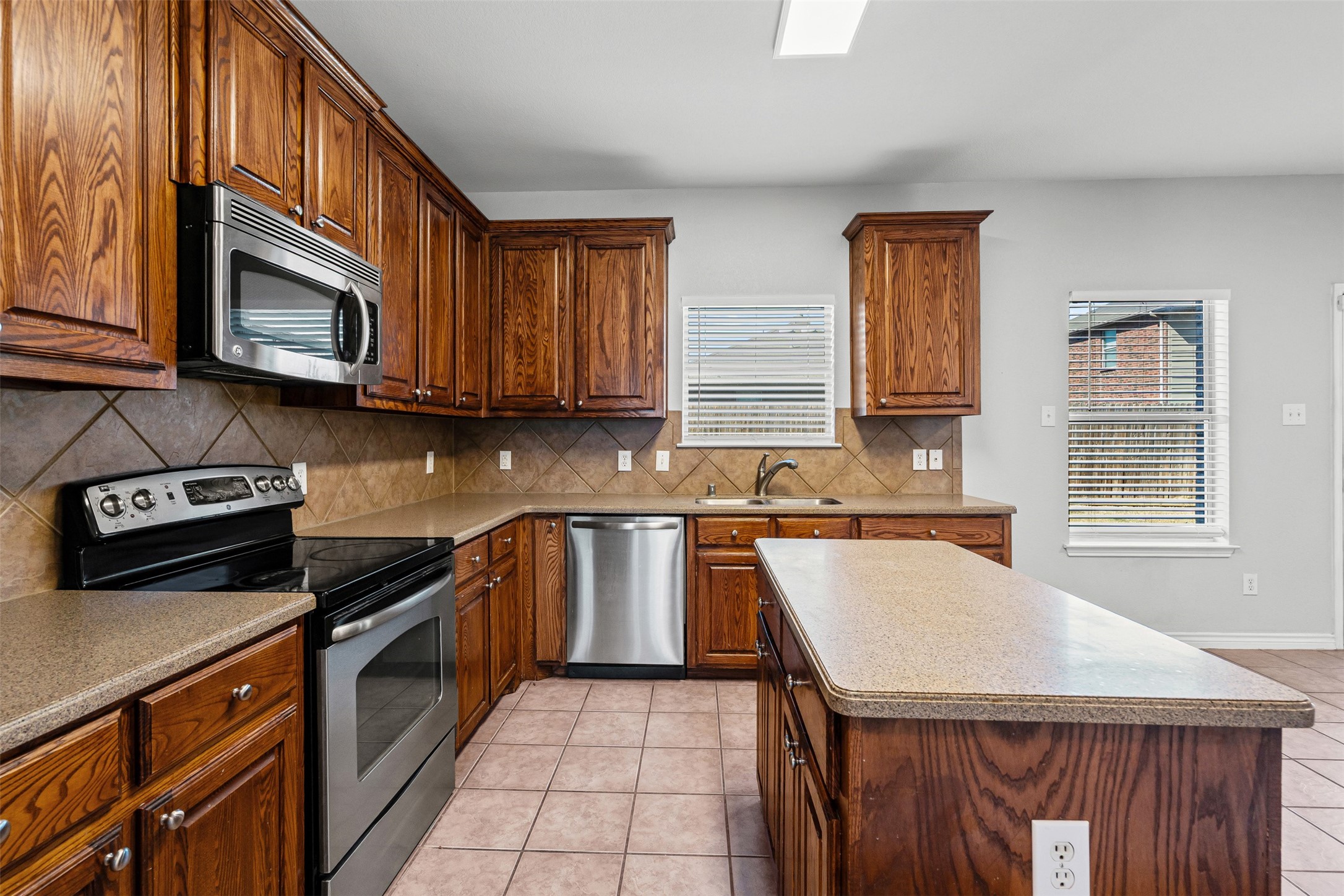 12404 Pinestraw Road Rhome TX 76078