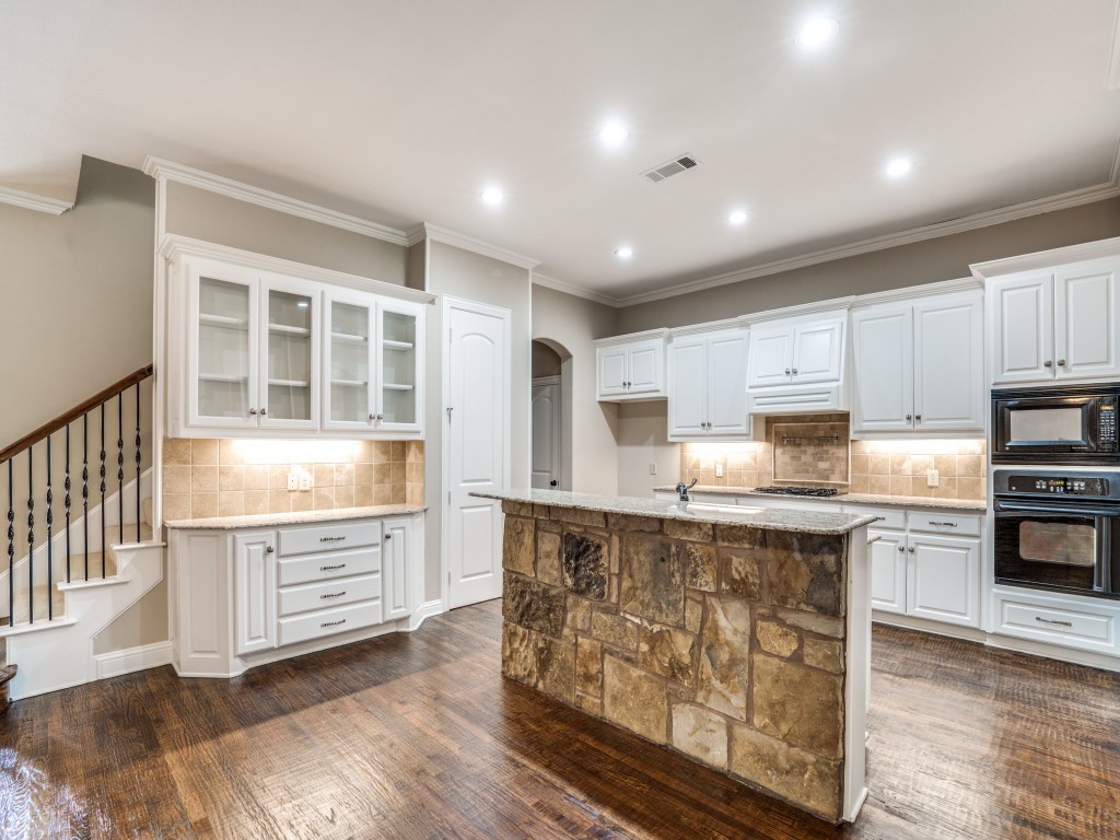1402 Hampton Road Grapevine TX 76051
