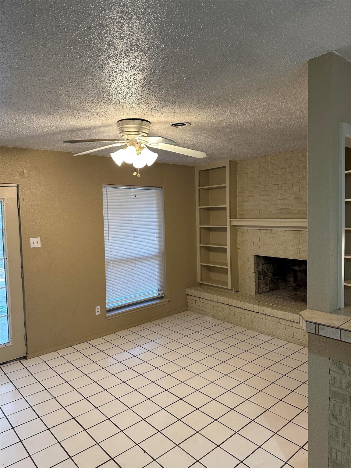 1904 W Sanford Street Arlington TX 76012