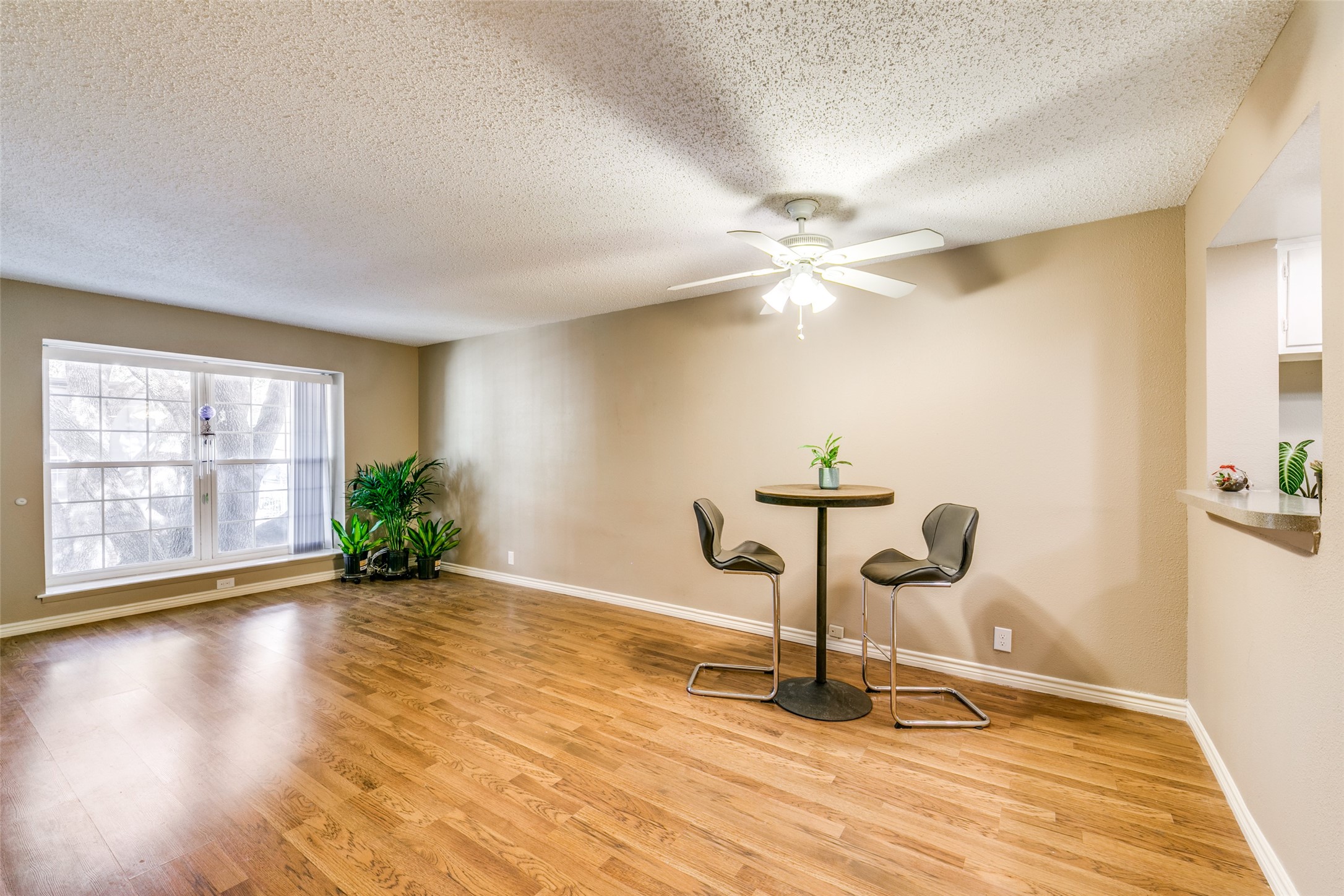 5322 Fleetwood Oaks Avenue Dallas TX 75235