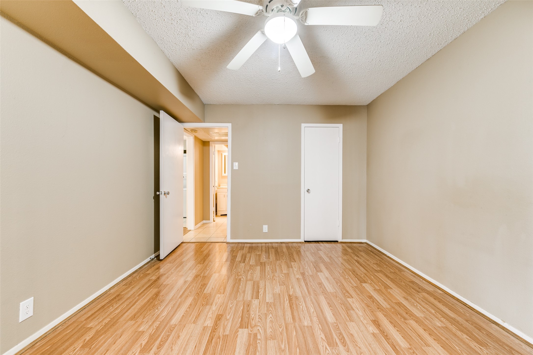5322 Fleetwood Oaks Avenue Dallas TX 75235