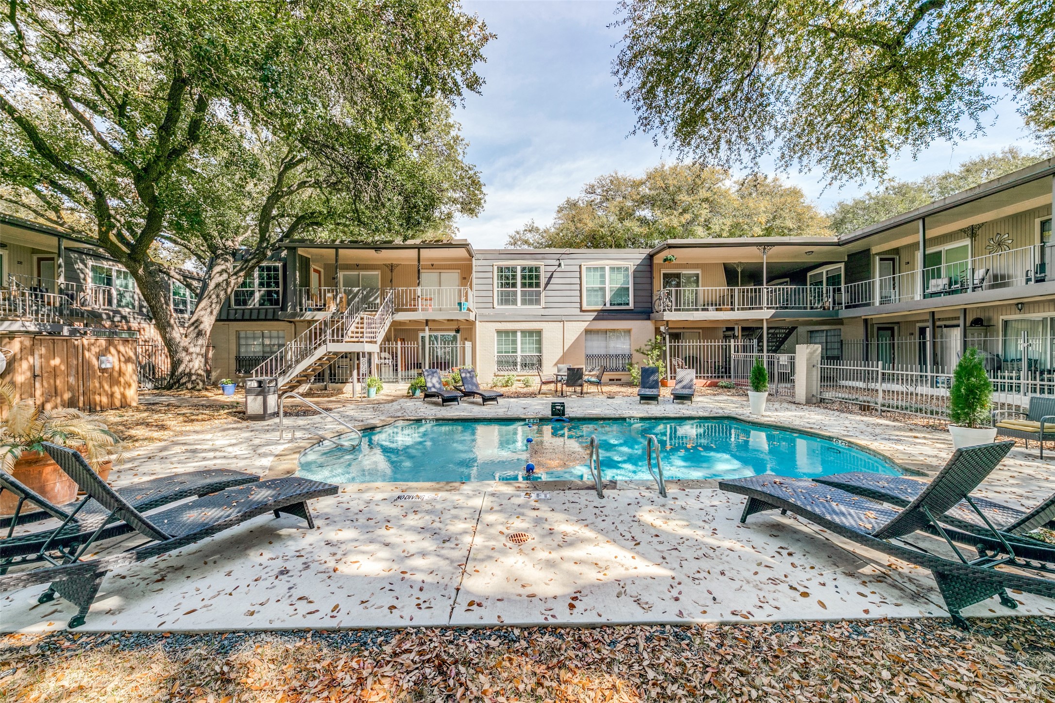 5322 Fleetwood Oaks Avenue Dallas TX 75235