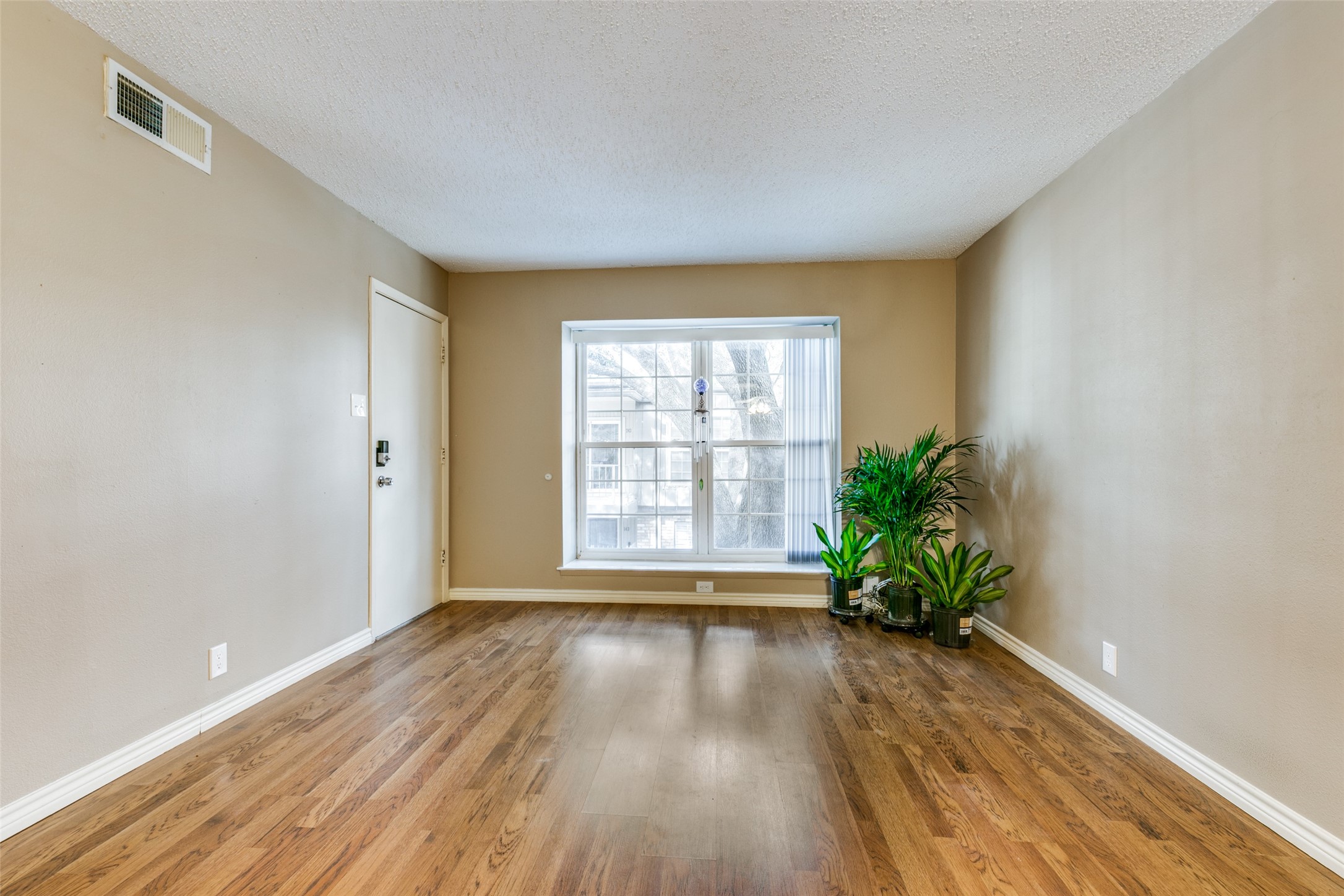 5322 Fleetwood Oaks Avenue Dallas TX 75235
