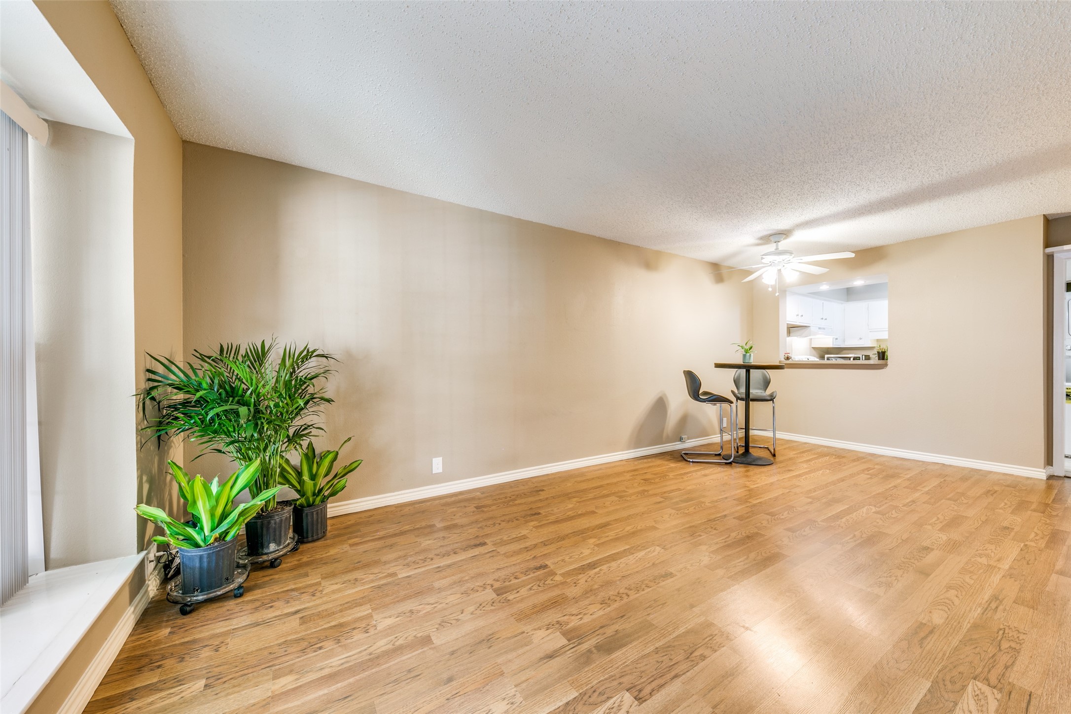 5322 Fleetwood Oaks Avenue Dallas TX 75235