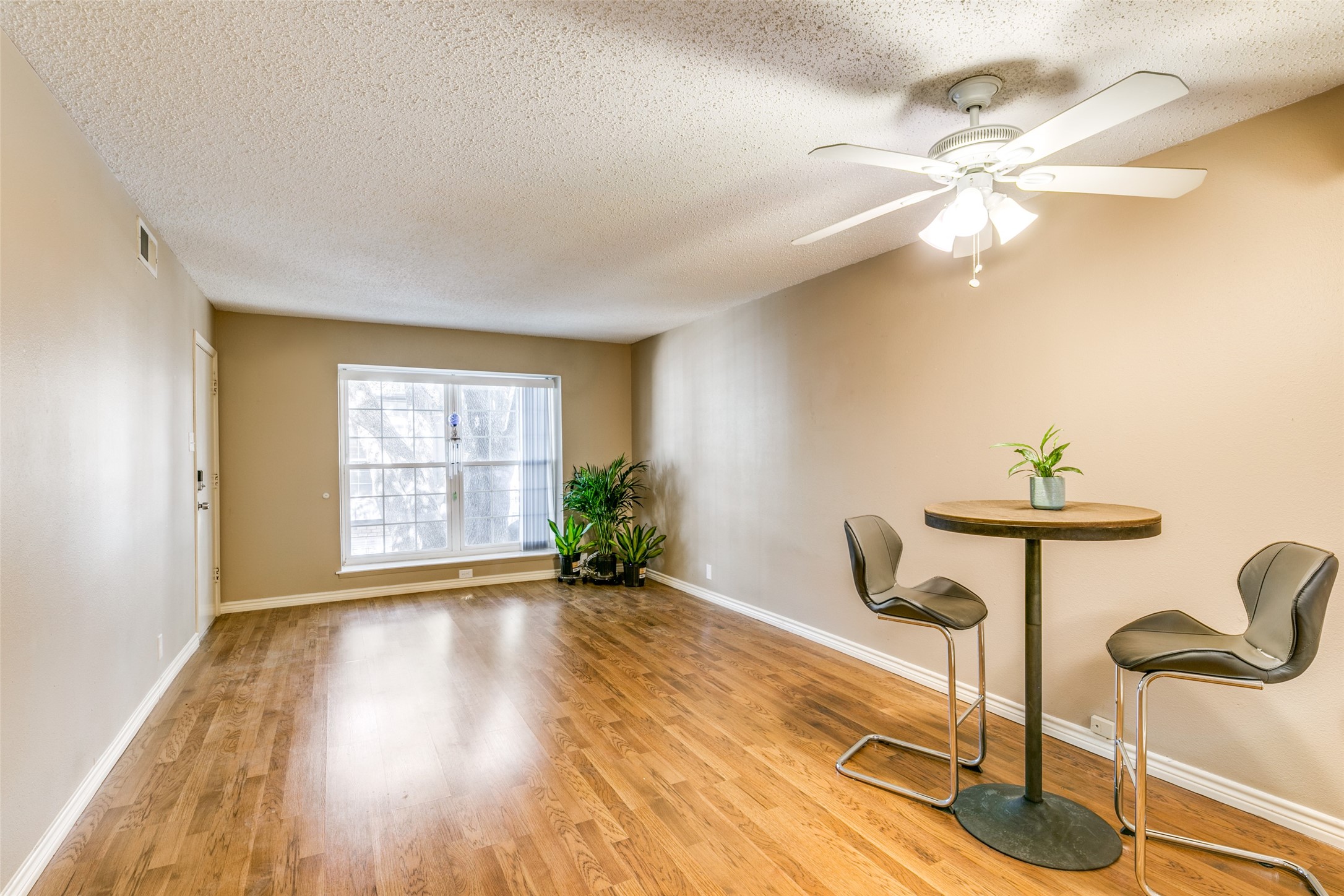5322 Fleetwood Oaks Avenue Dallas TX 75235