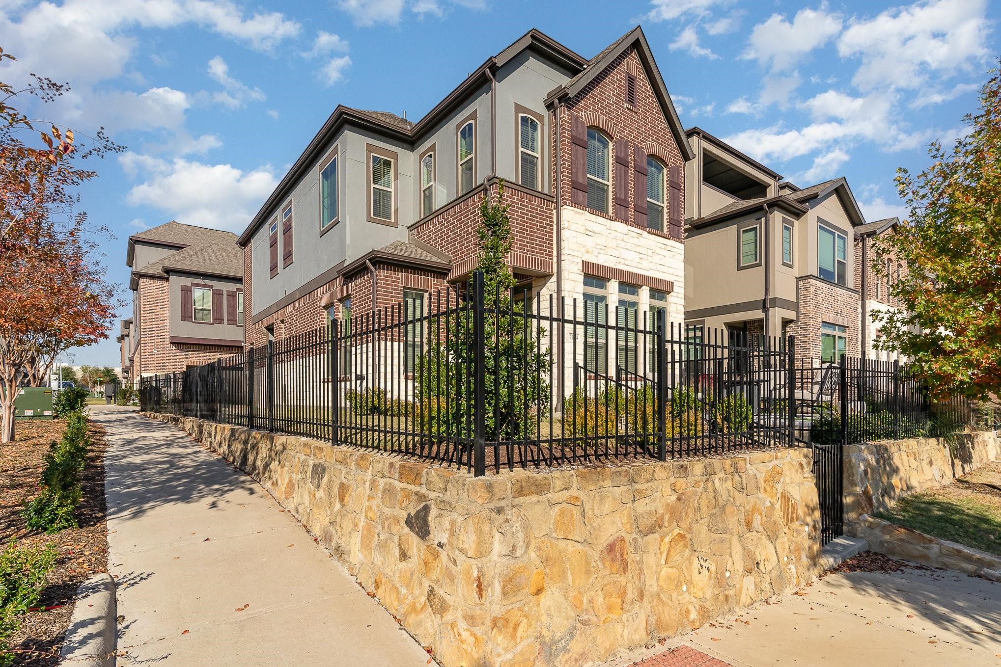 7104 Amber Grove Court Dallas TX 75231