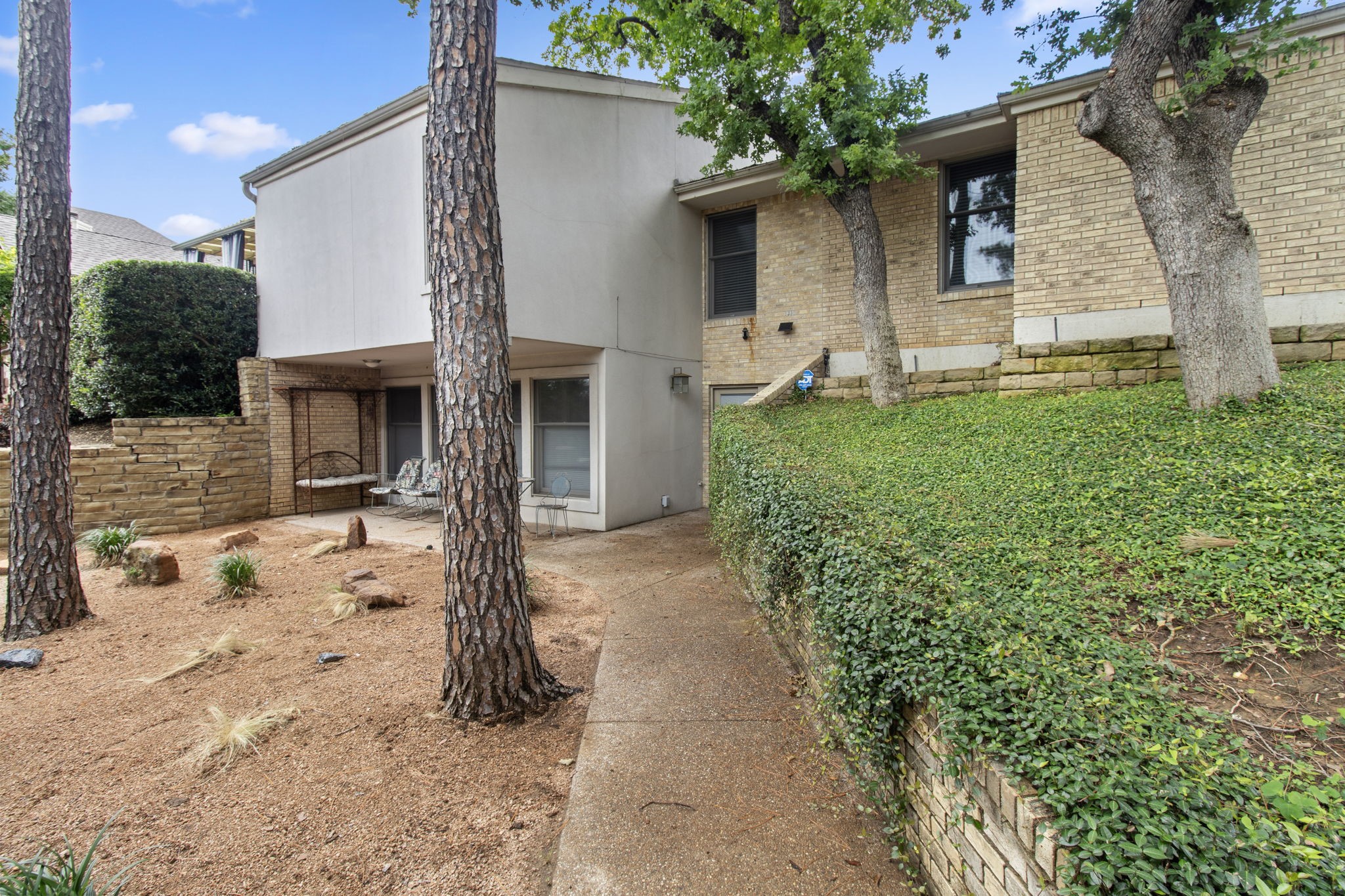 905 Crowley Road Arlington TX 76012
