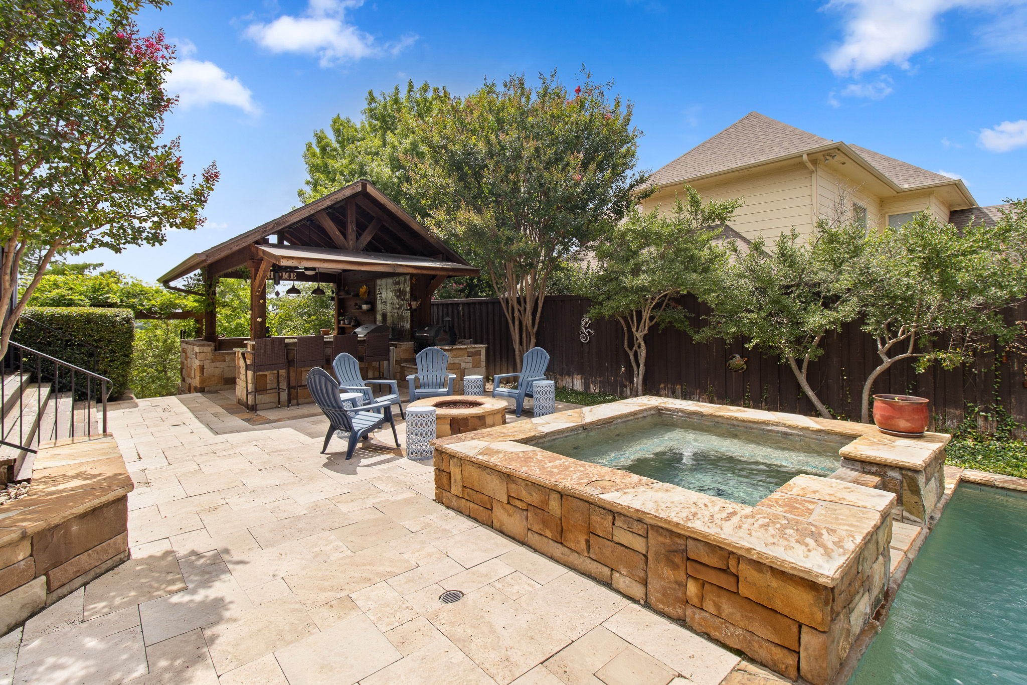 905 Crowley Road Arlington TX 76012