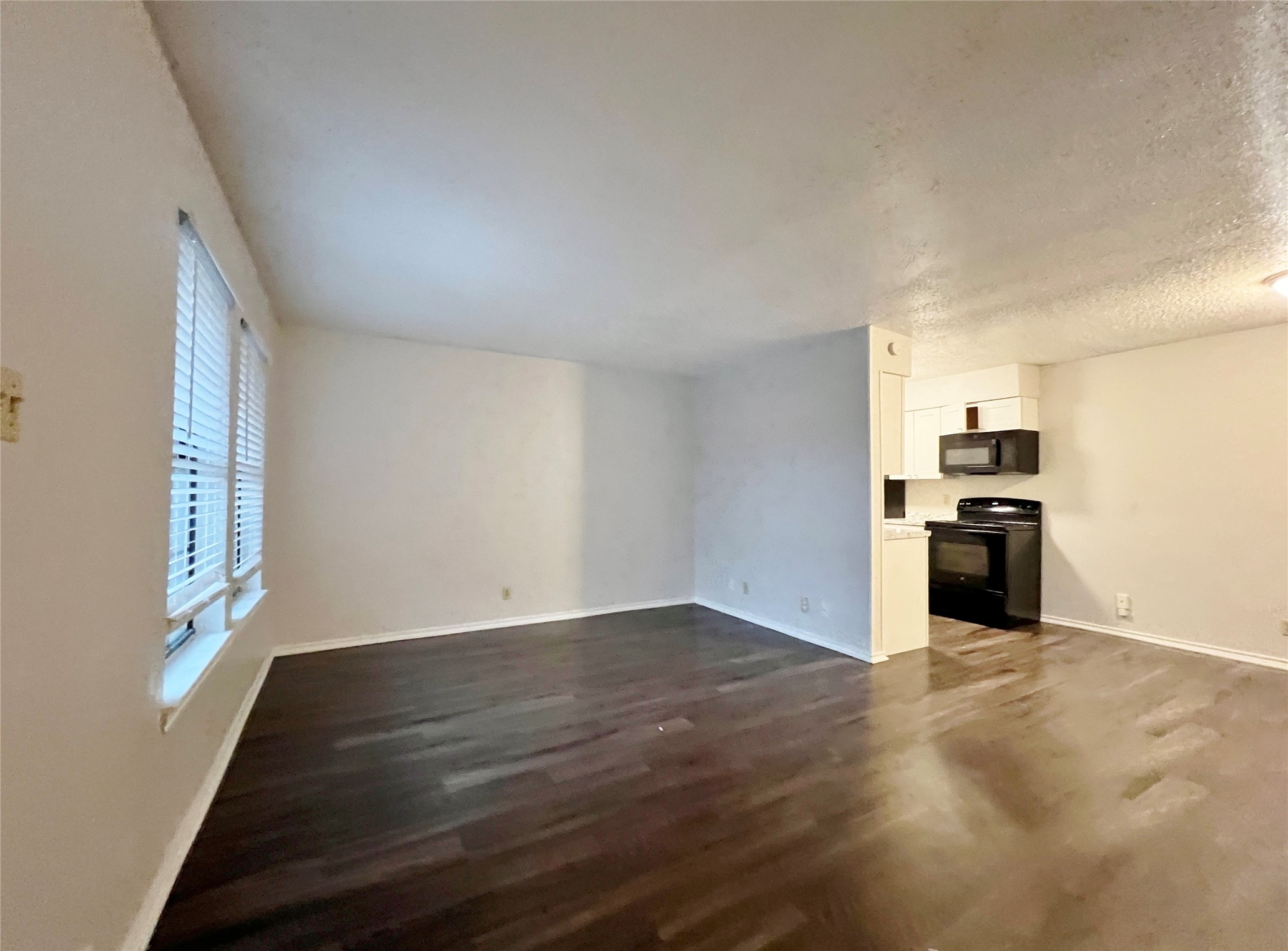 1108 N Elm Street Denton TX 76201