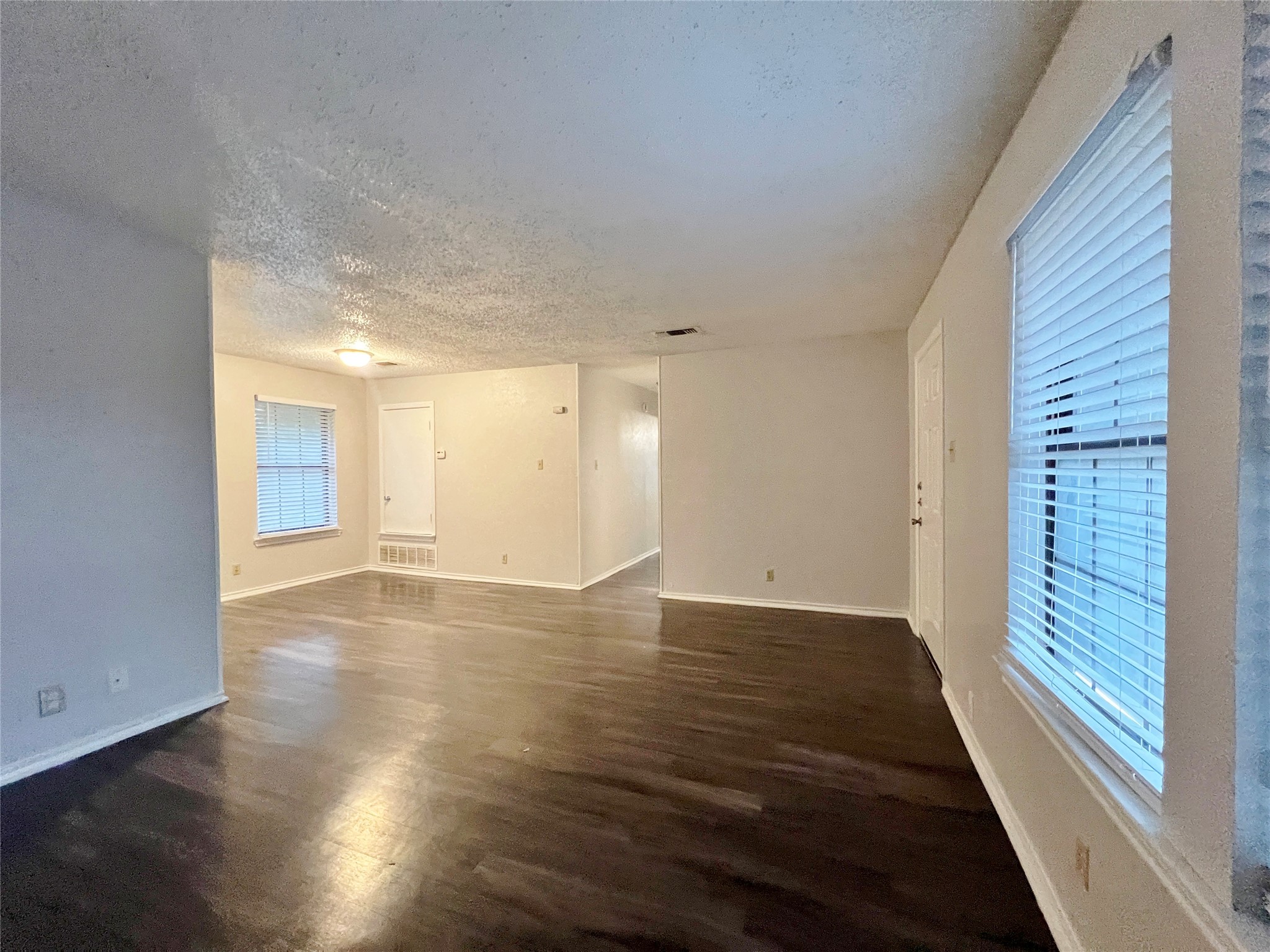 1108 N Elm Street Denton TX 76201
