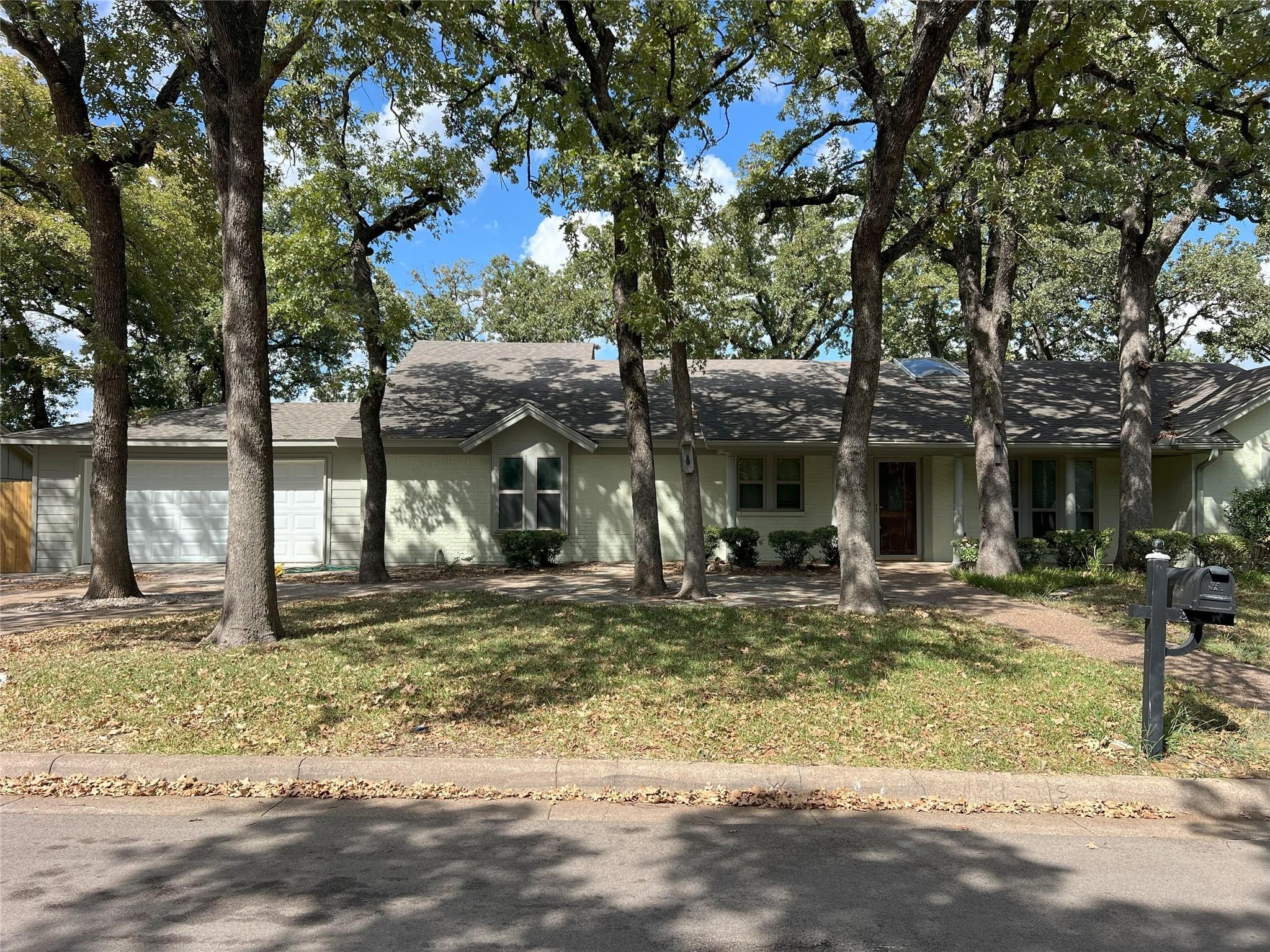 208 Shelmar Drive Euless TX 76039