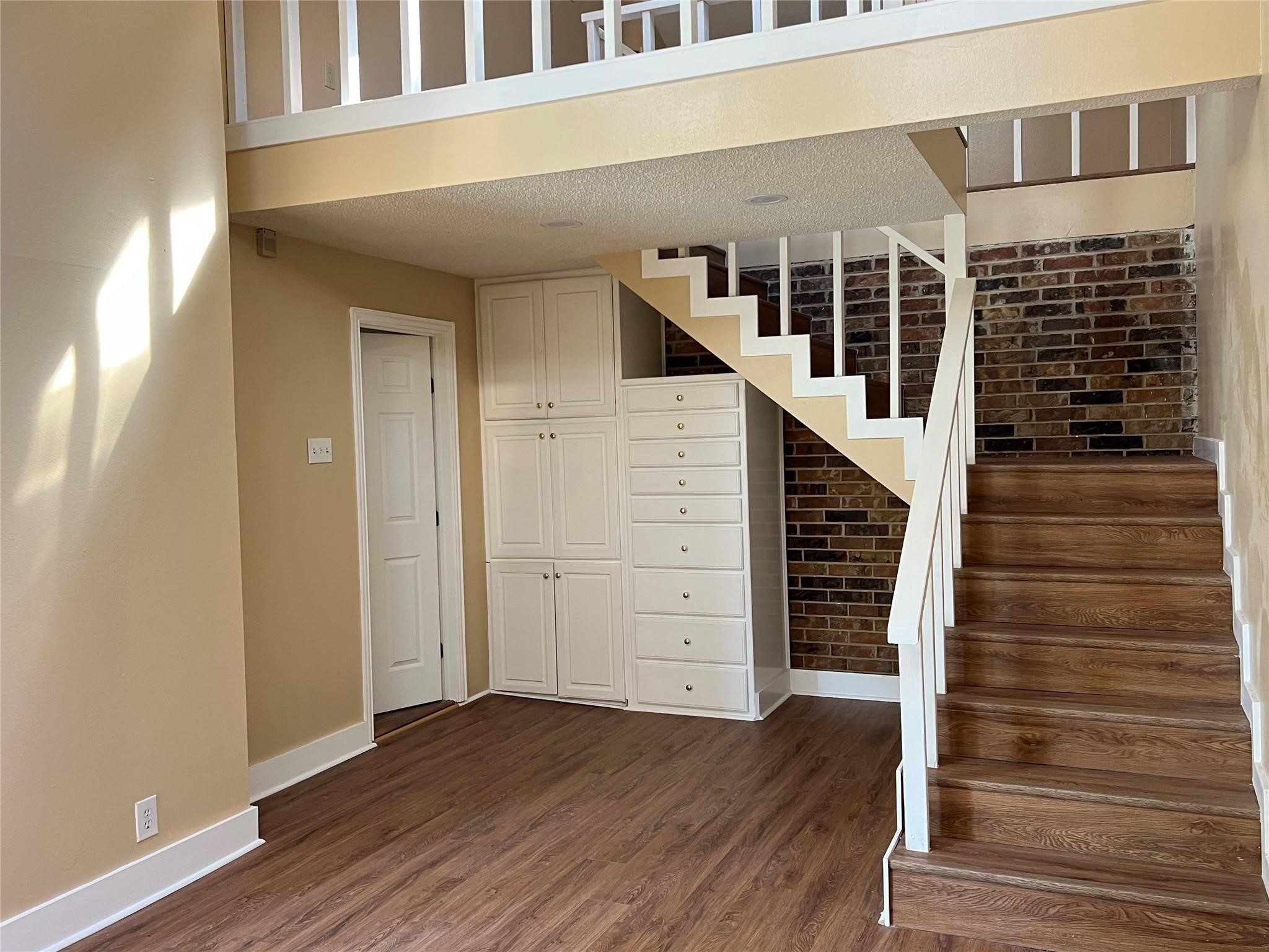 208 Shelmar Drive Euless TX 76039