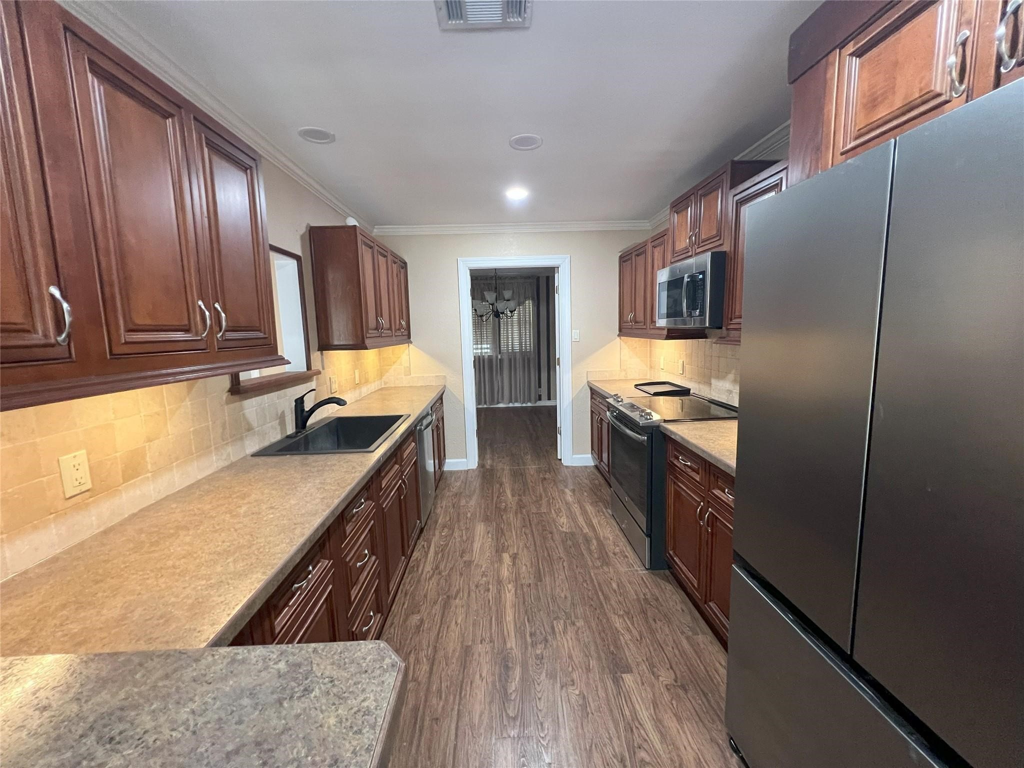 208 Shelmar Drive Euless TX 76039