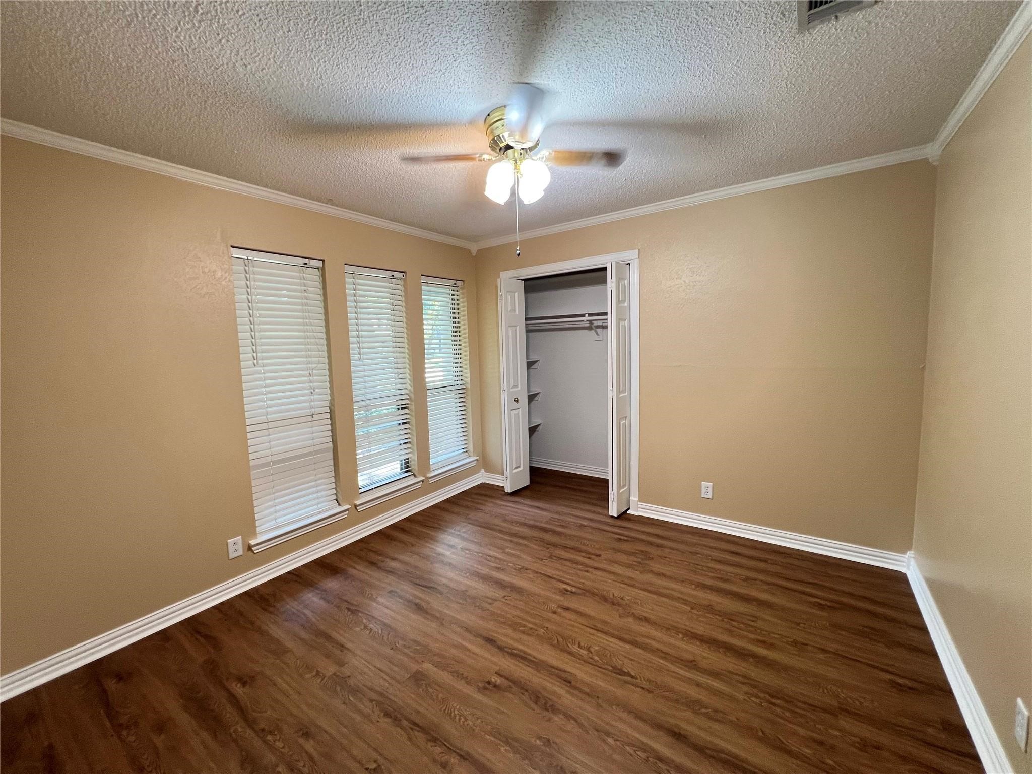 208 Shelmar Drive Euless TX 76039