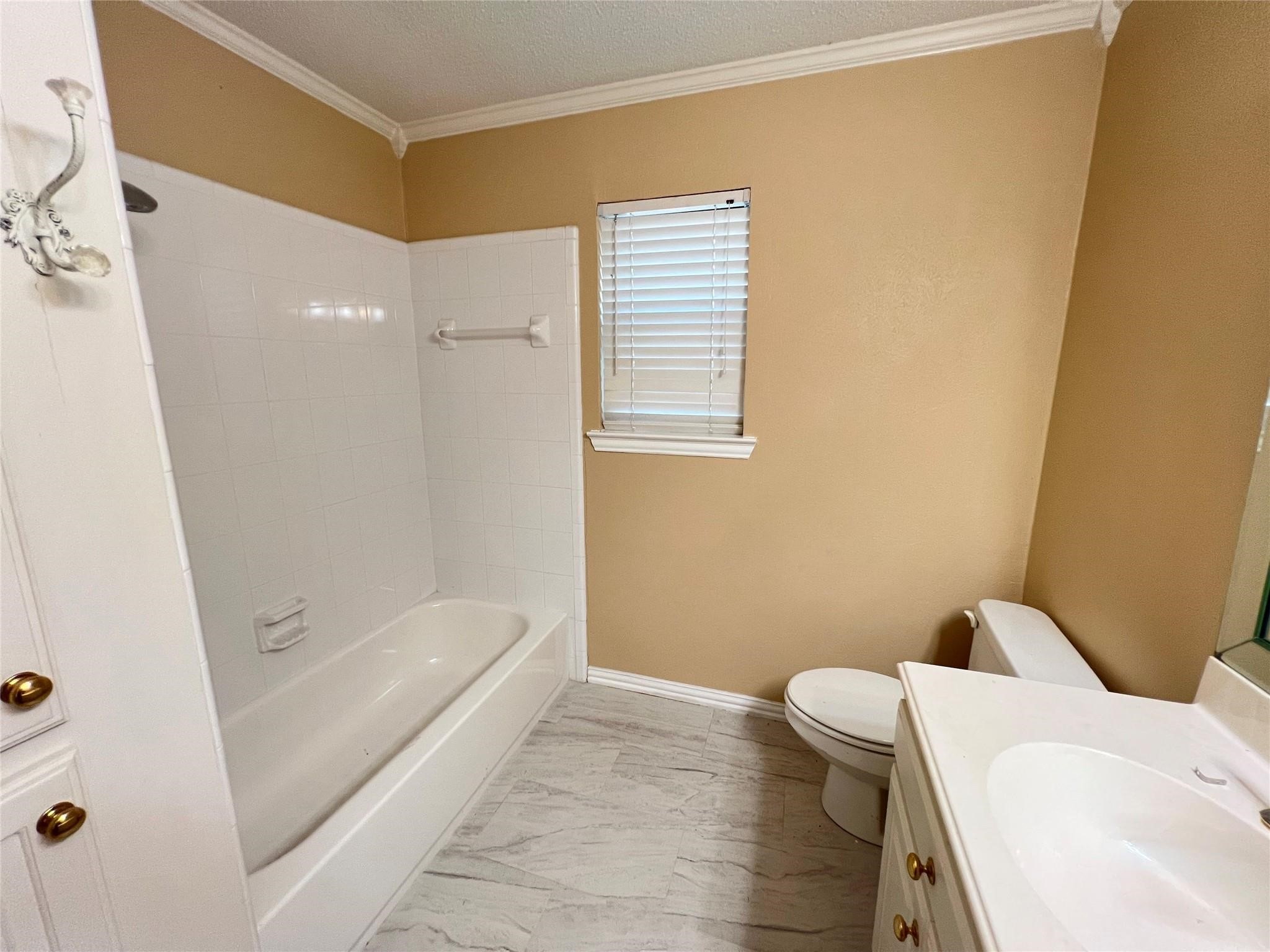 208 Shelmar Drive Euless TX 76039