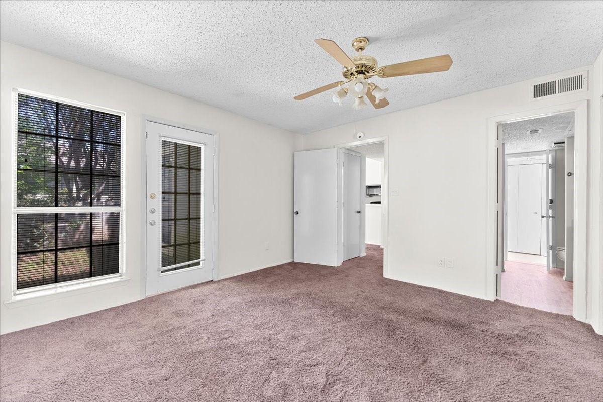 9621 Walnut Street Dallas TX 75243