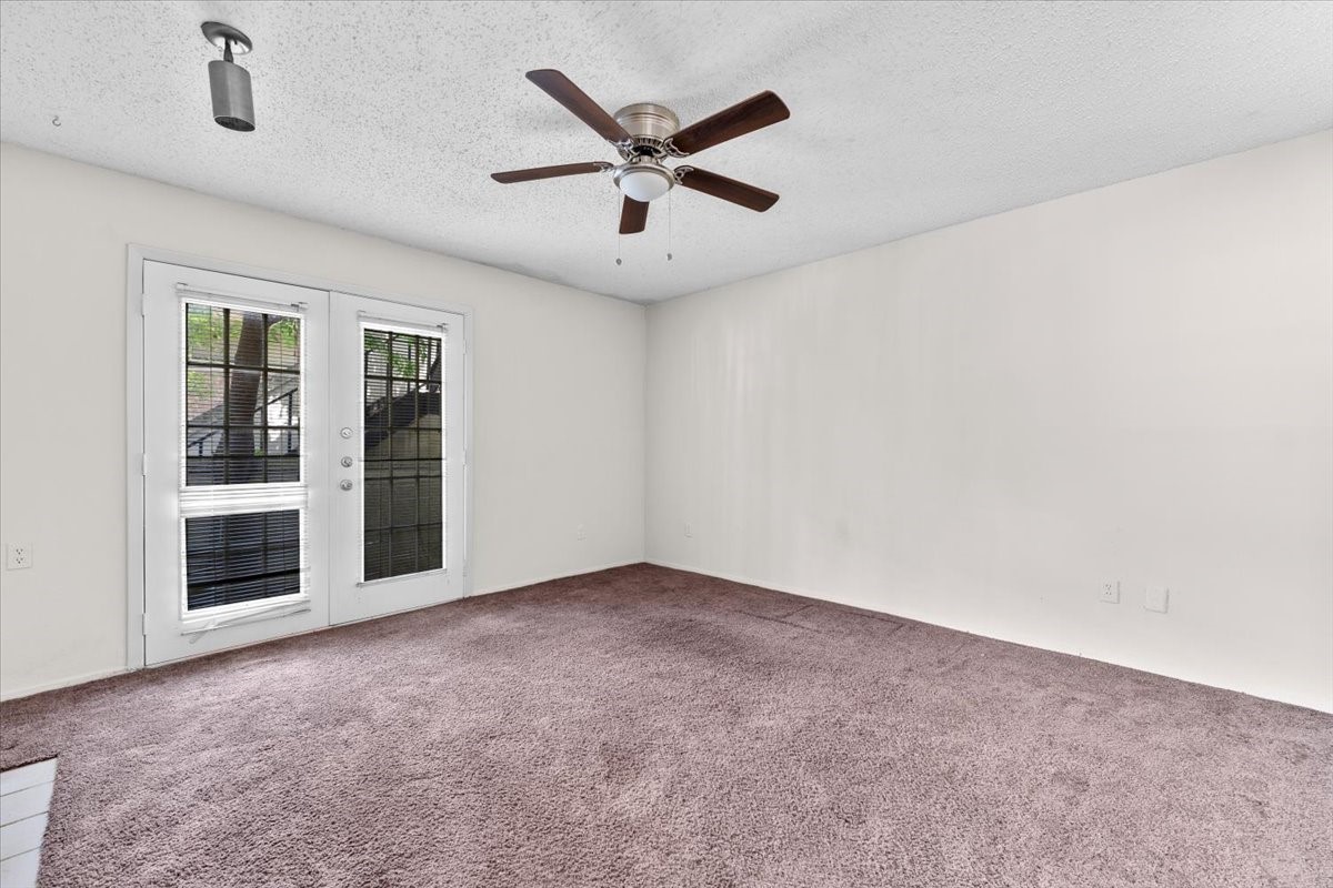 9621 Walnut Street Dallas TX 75243
