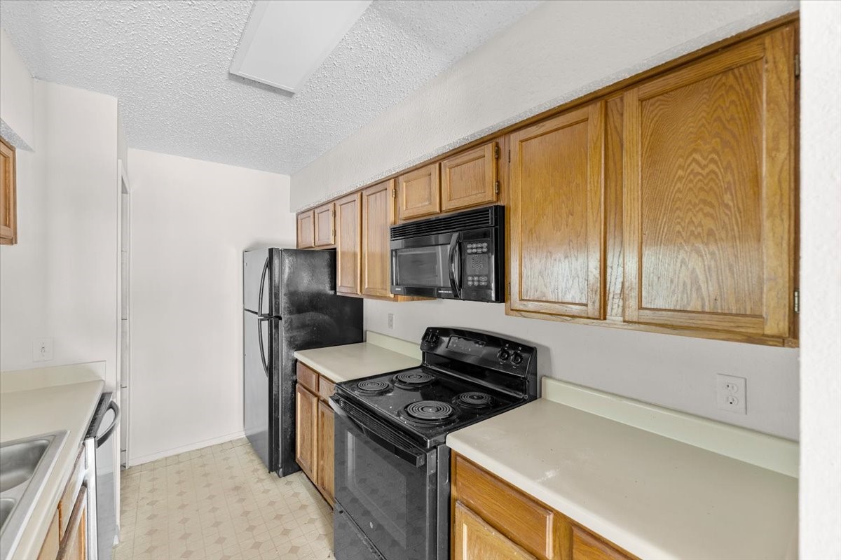 9621 Walnut Street Dallas TX 75243